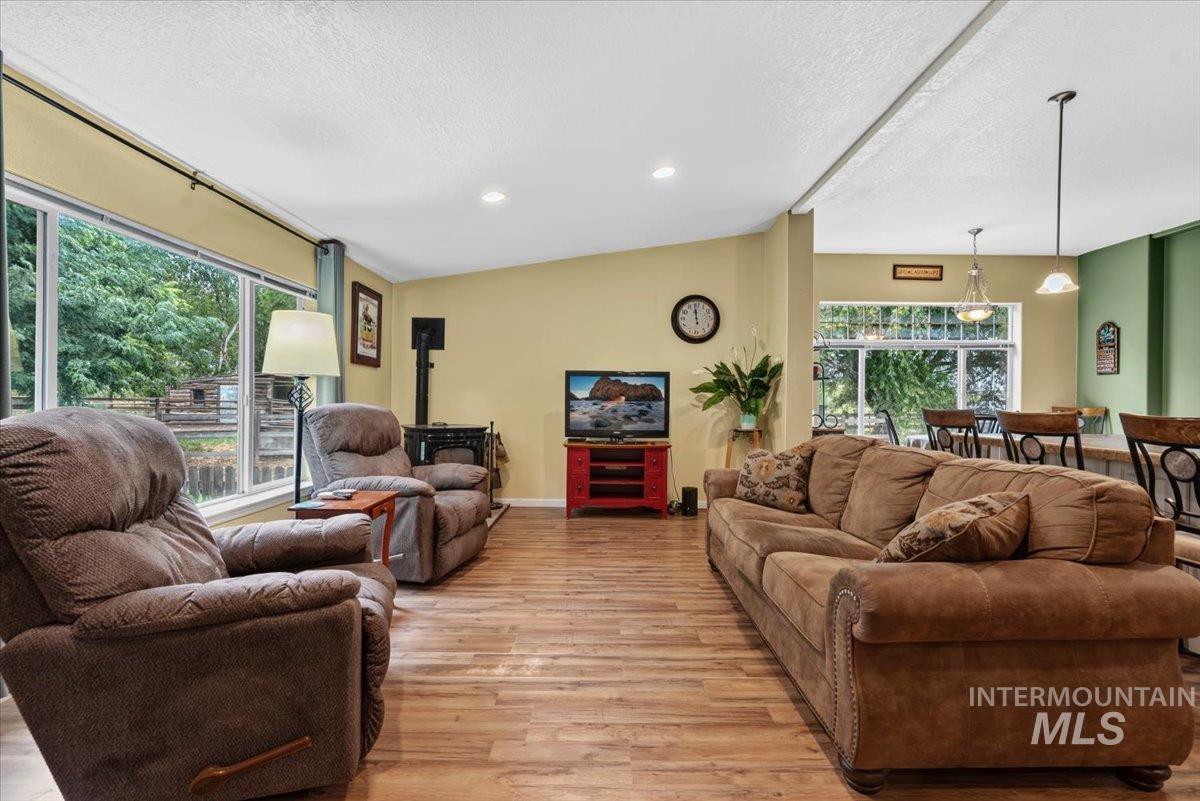2123 Petersburg Ave Property Photo 16