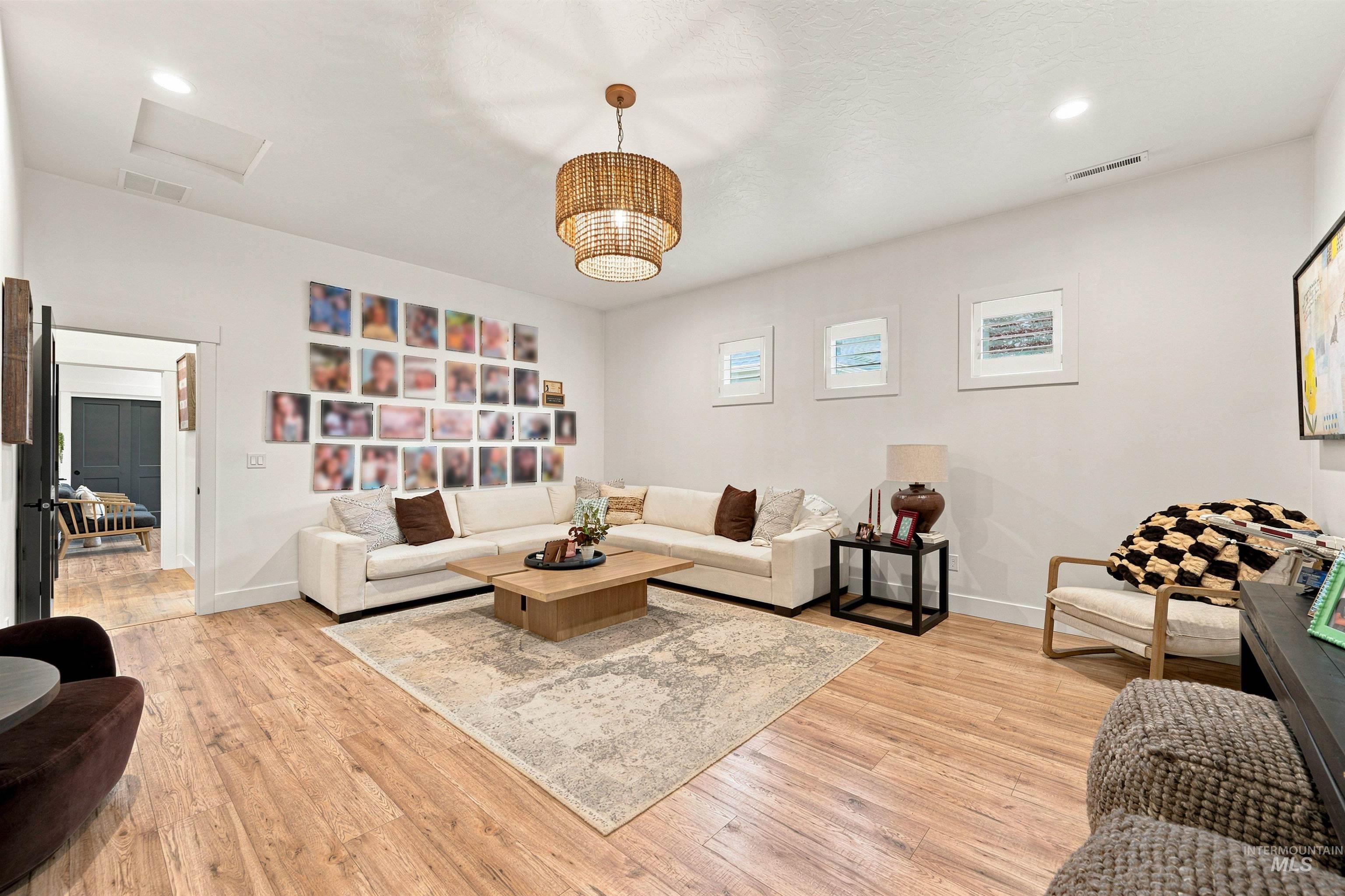 7030 N Maplestone Ave Property Photo 31