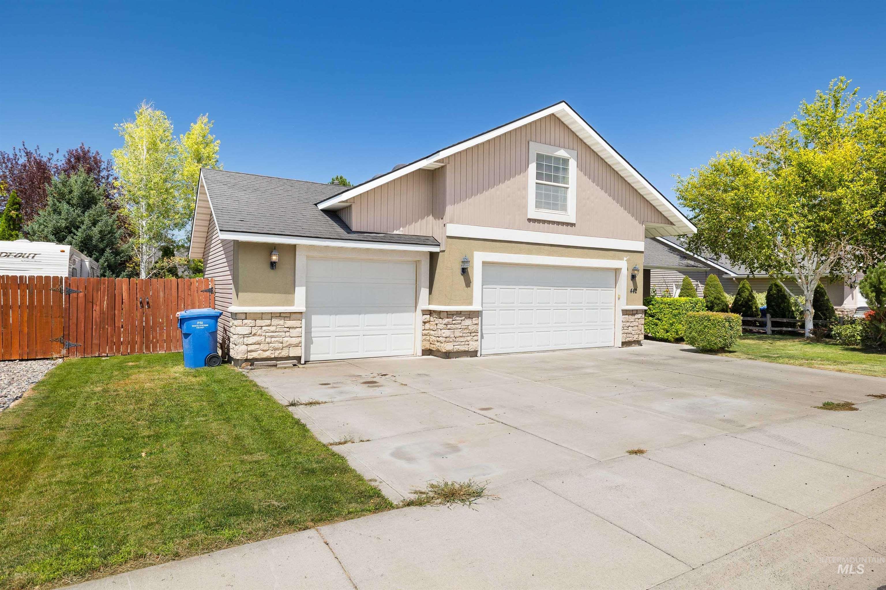 442 Pioneer Path Property Photo 4