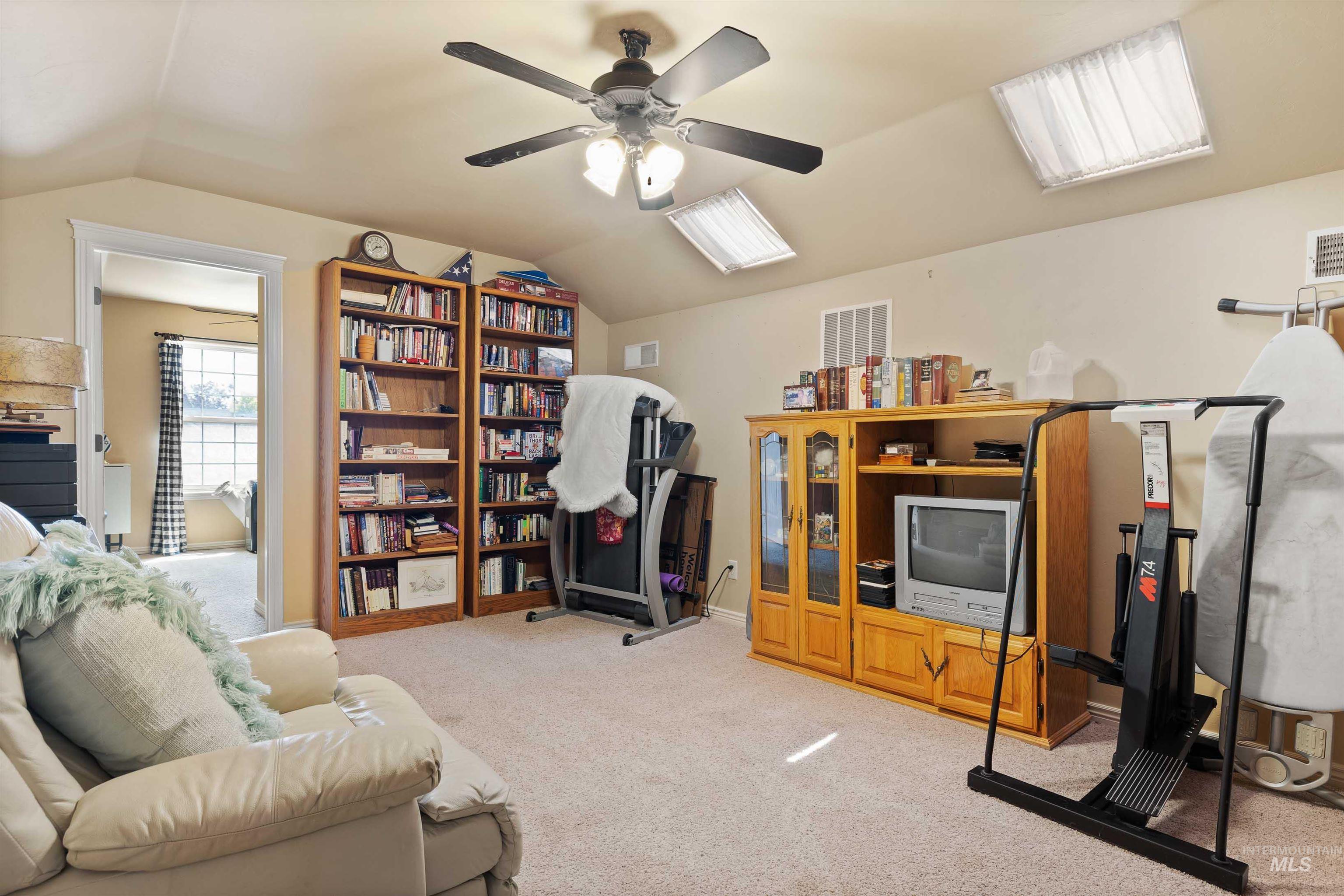 442 Pioneer Path Property Photo 21