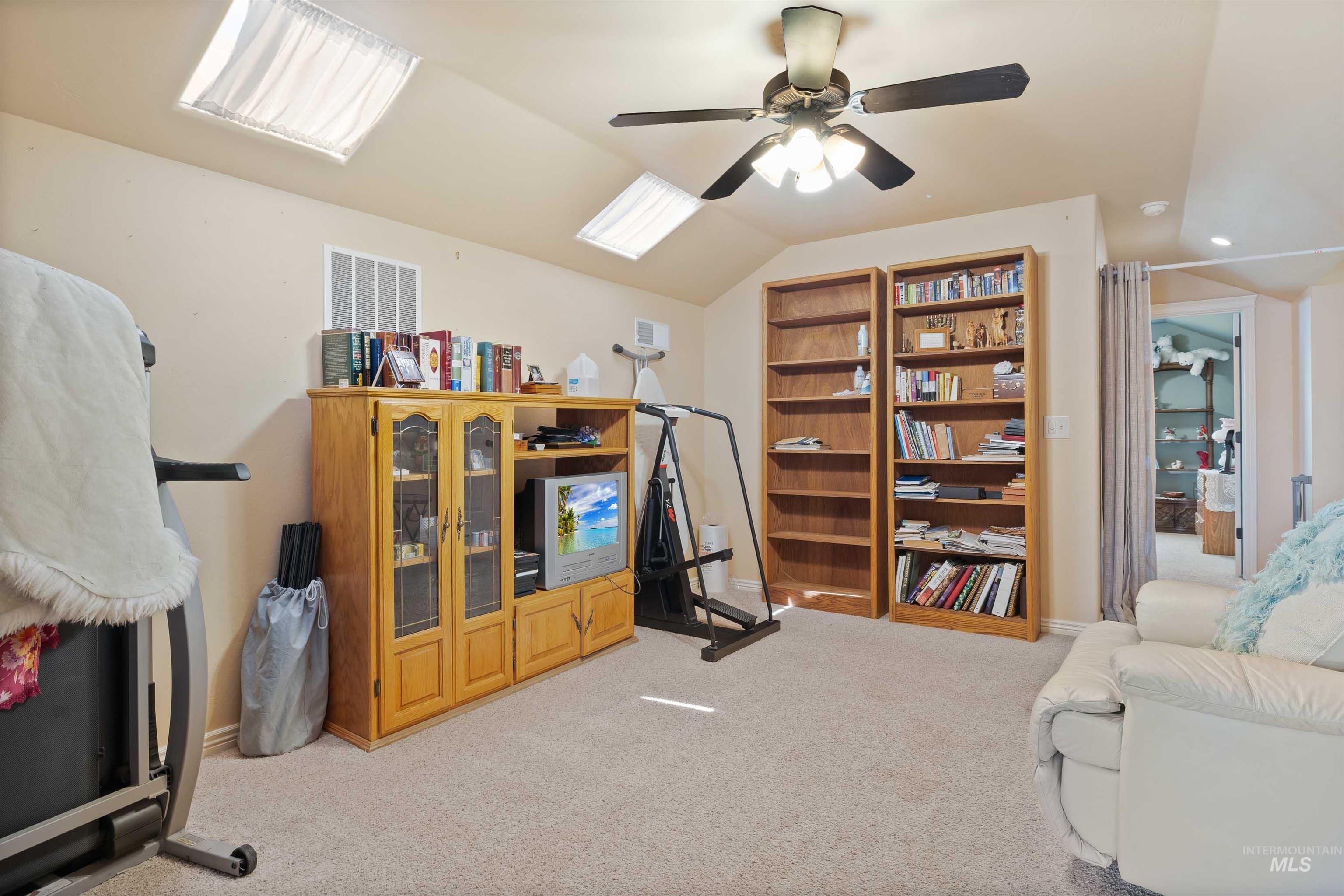 442 Pioneer Path Property Photo 22