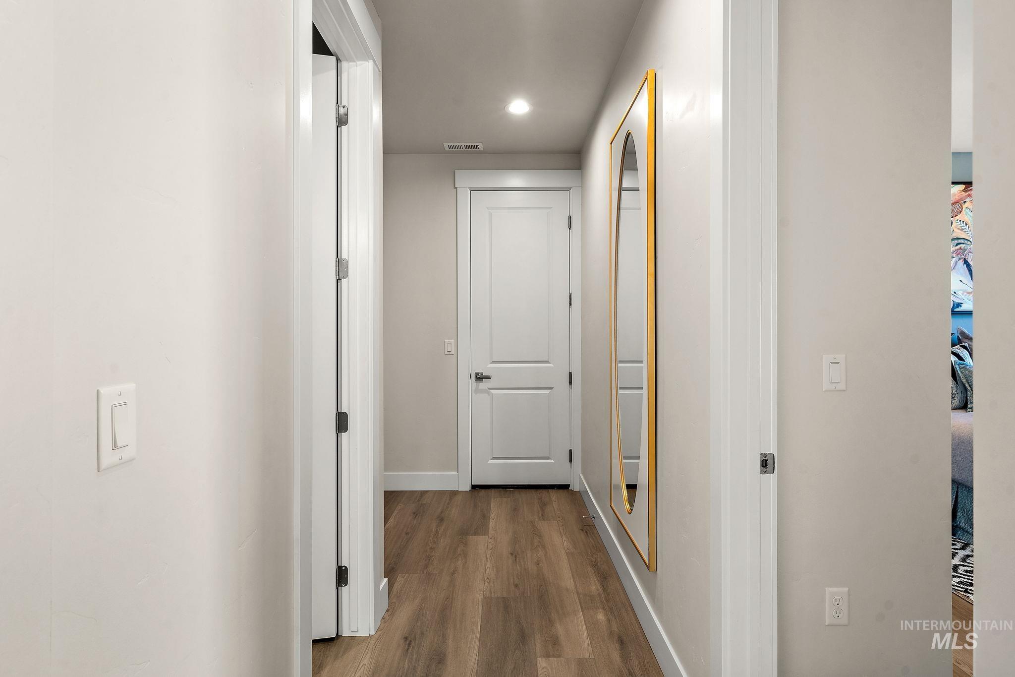 2285 N Asner Ave. Property Photo 23