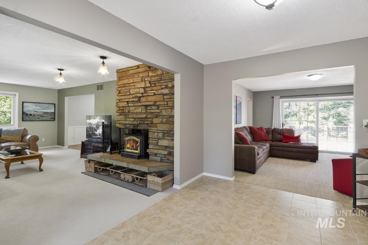 506 Lakeview Drive Property Photo 10