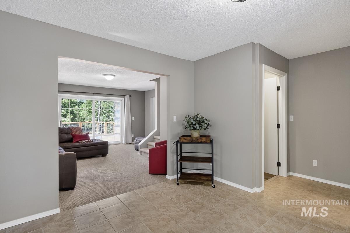 506 Lakeview Drive Property Photo 11