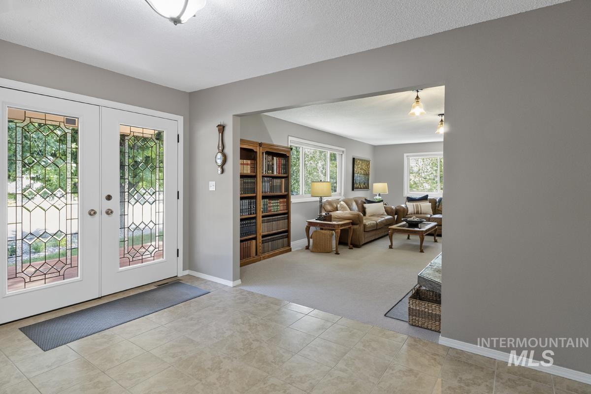 506 Lakeview Drive Property Photo 12