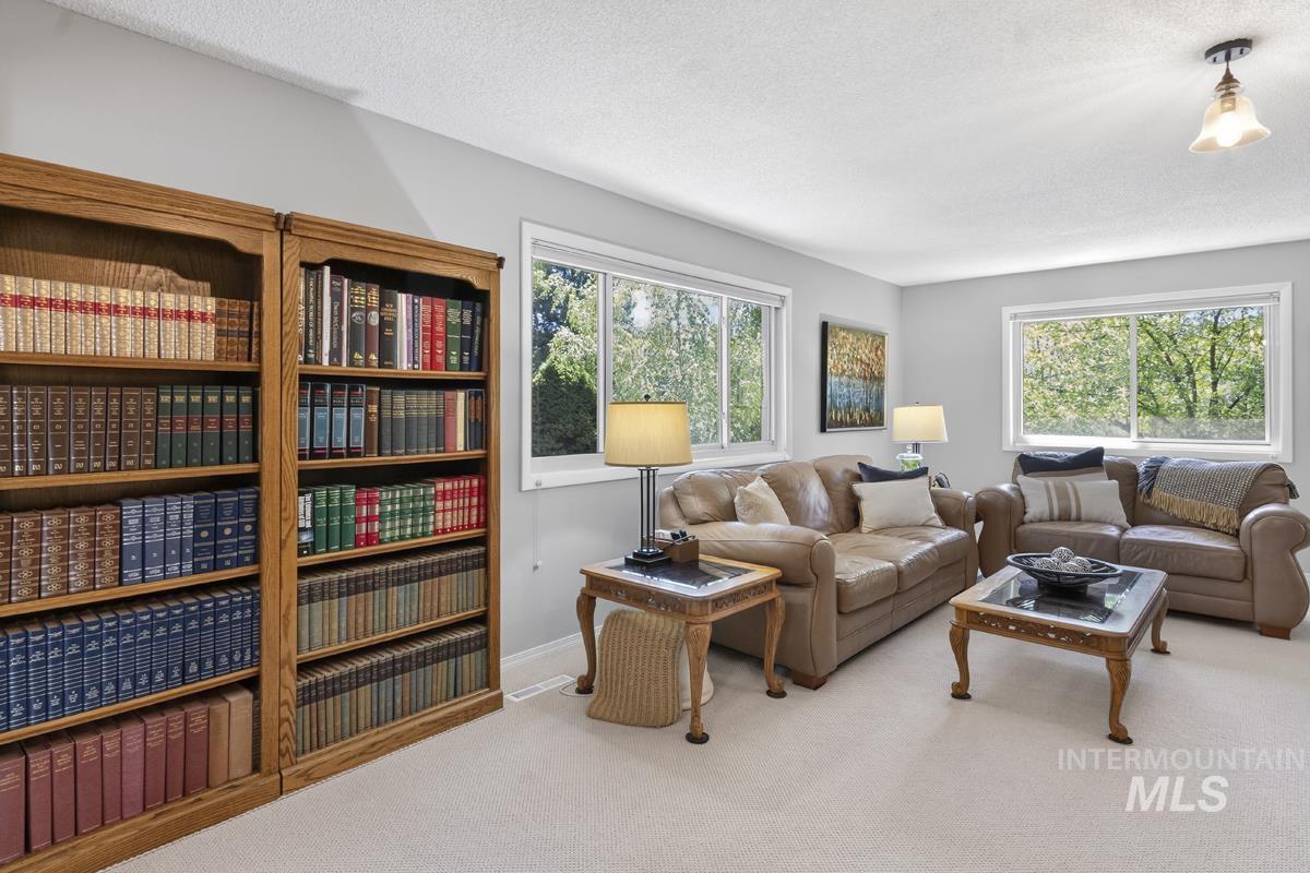 506 Lakeview Drive Property Photo 16