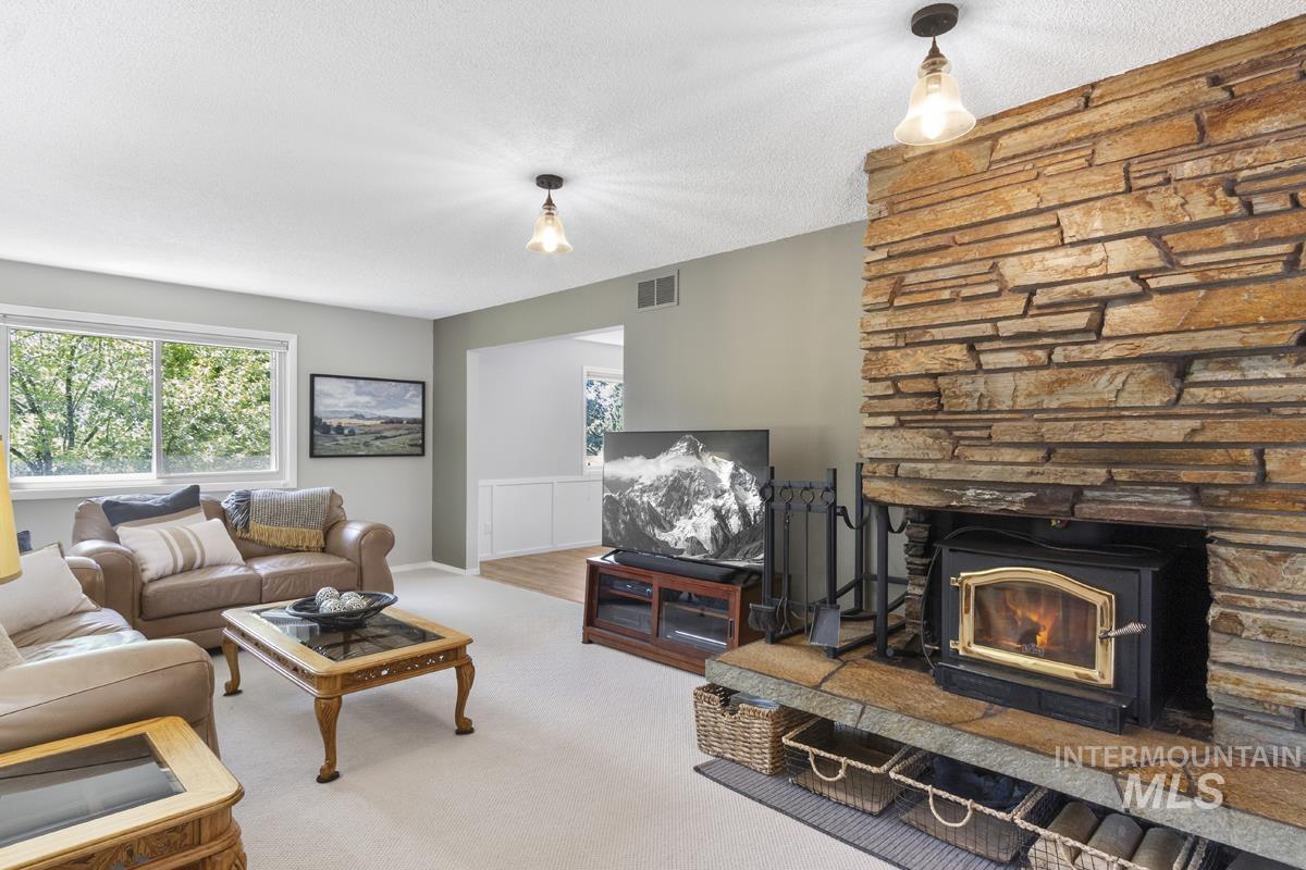 506 Lakeview Drive Property Photo 17