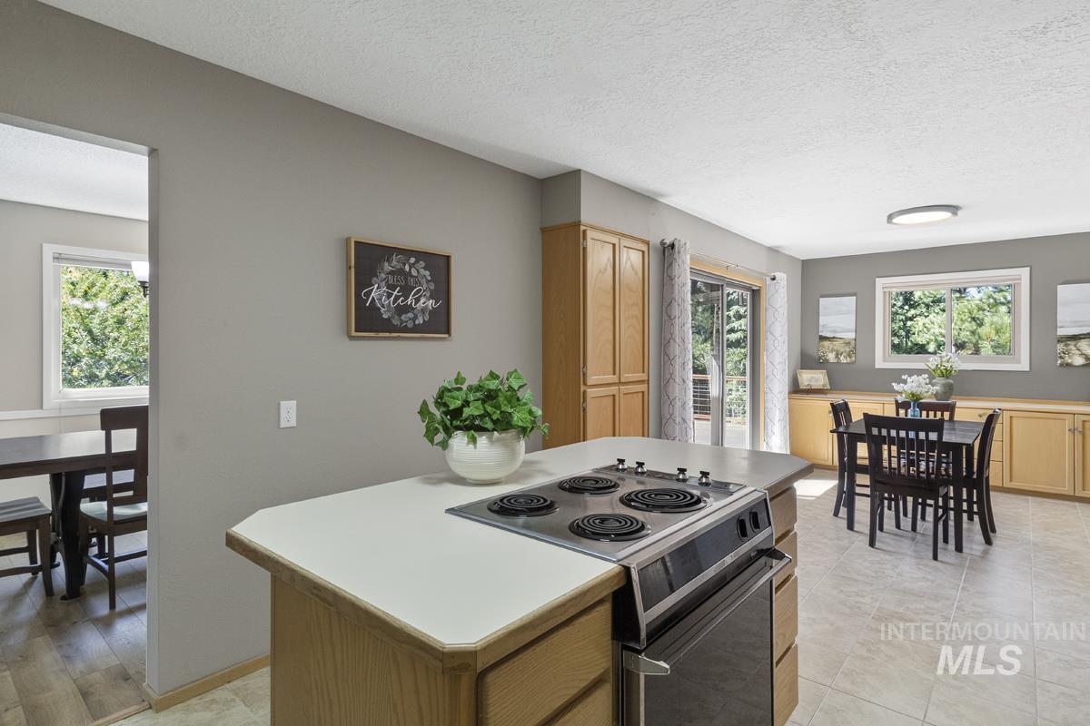 506 Lakeview Drive Property Photo 19