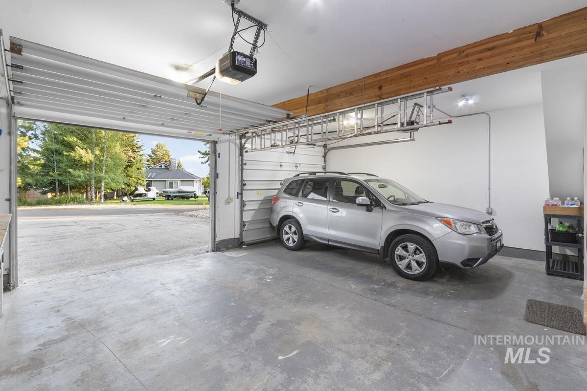 506 Lakeview Drive Property Photo 39