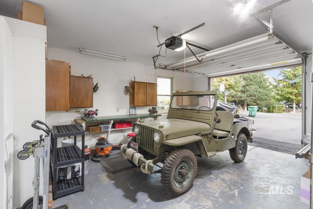 506 Lakeview Drive Property Photo 40