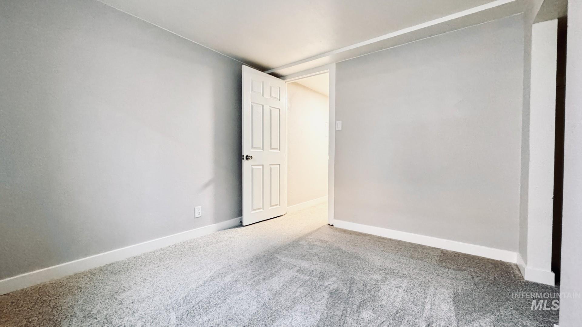 437 2nd Avenue East Property Photo 19