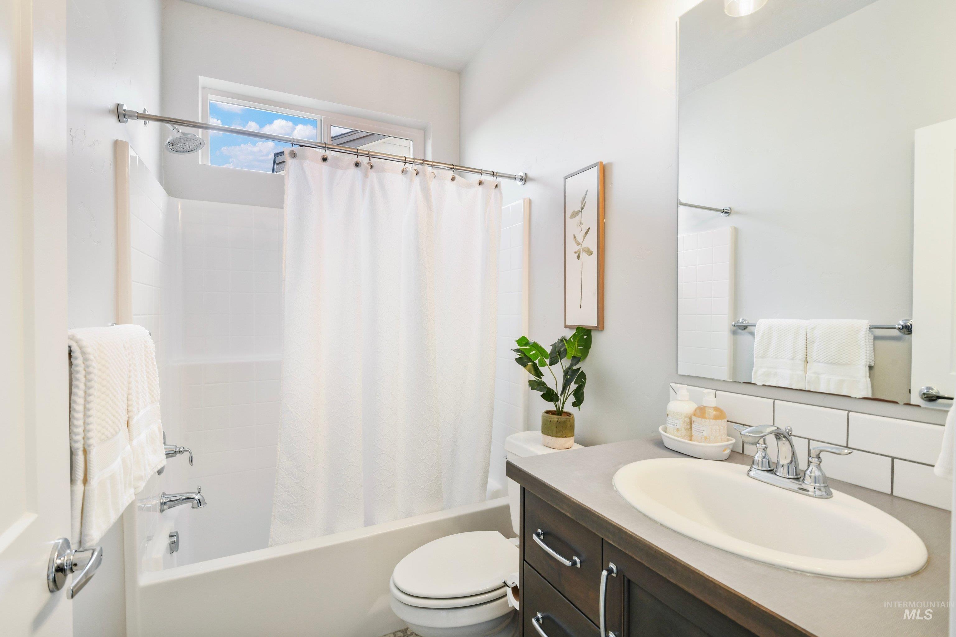 6724 N Elmstone Way Property Photo 27