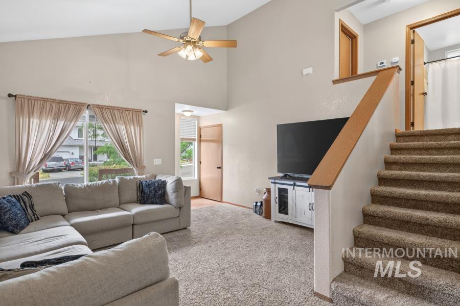 390 Quail Rn Property Photo 4