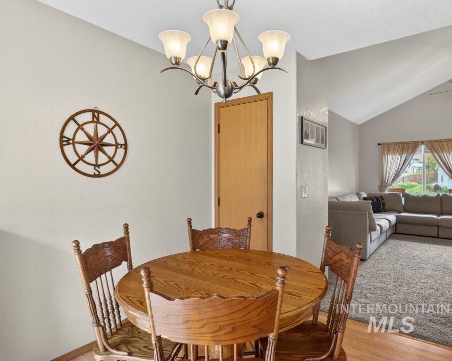 390 Quail Rn Property Photo 8