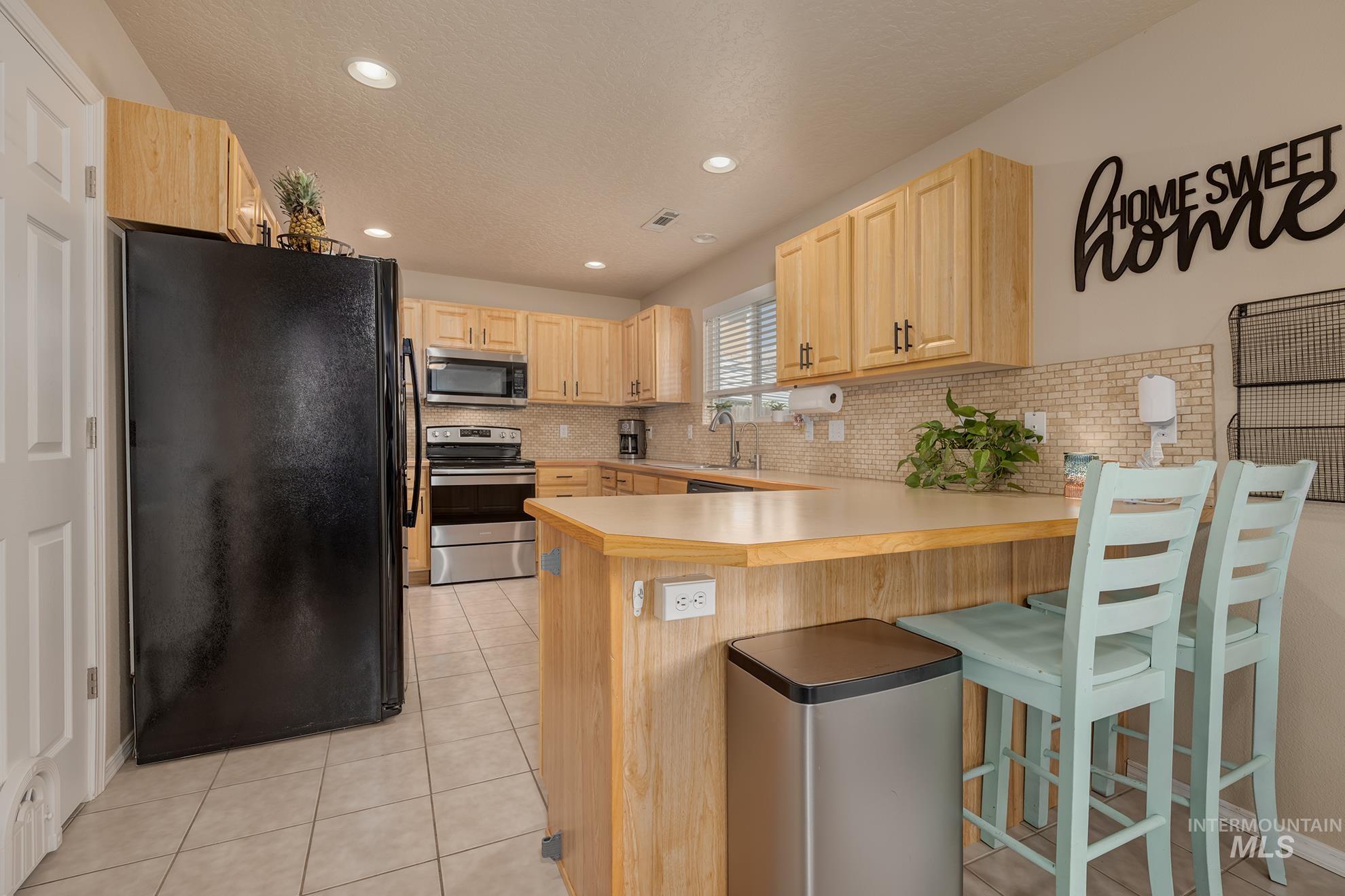782 S Arrowrock Property Photo 9