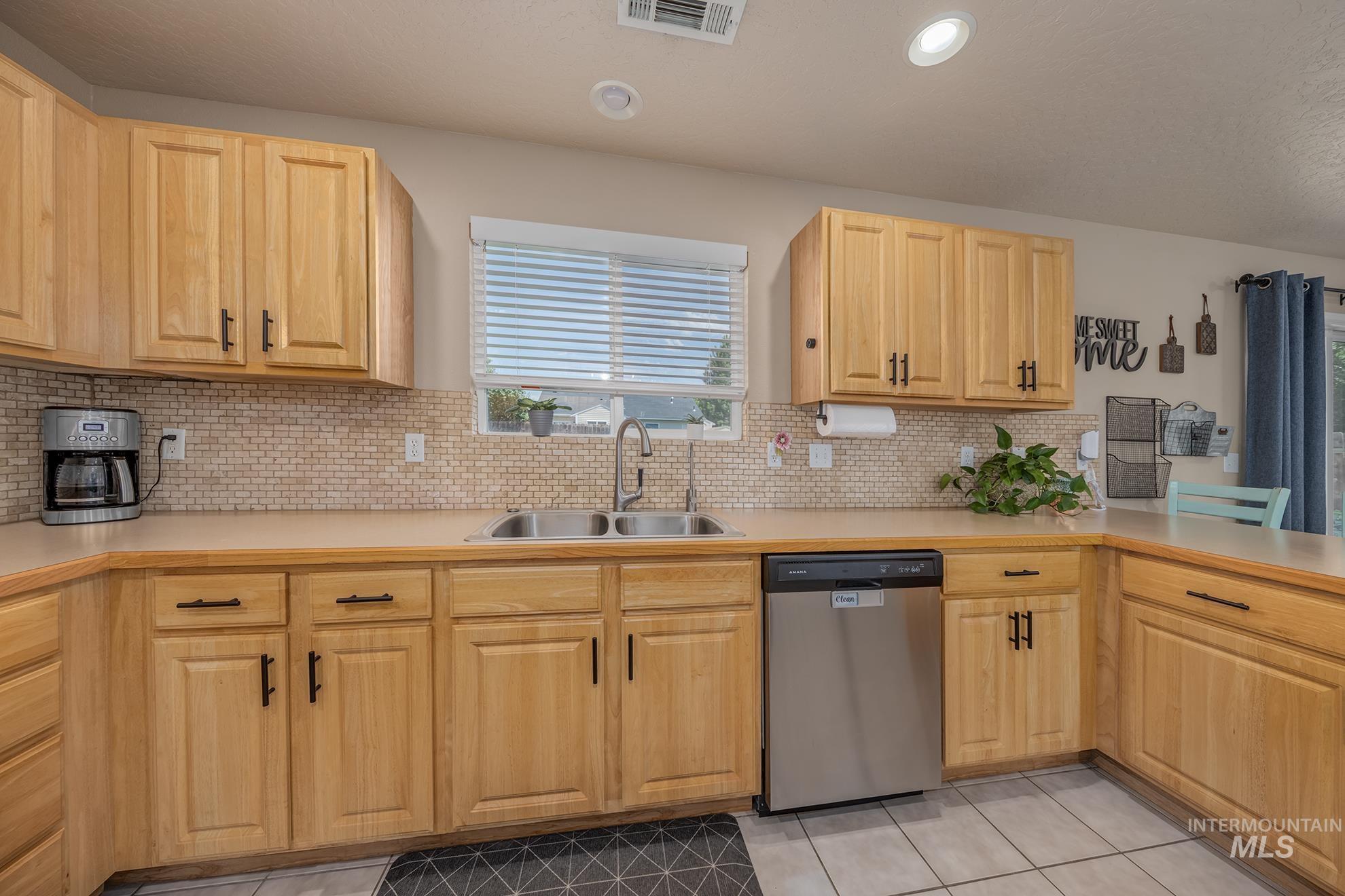782 S Arrowrock Property Photo 11