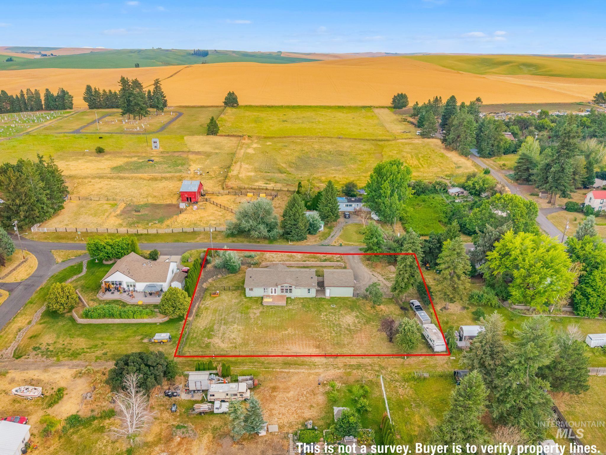 208 S Railroad Ave Property Photo 3