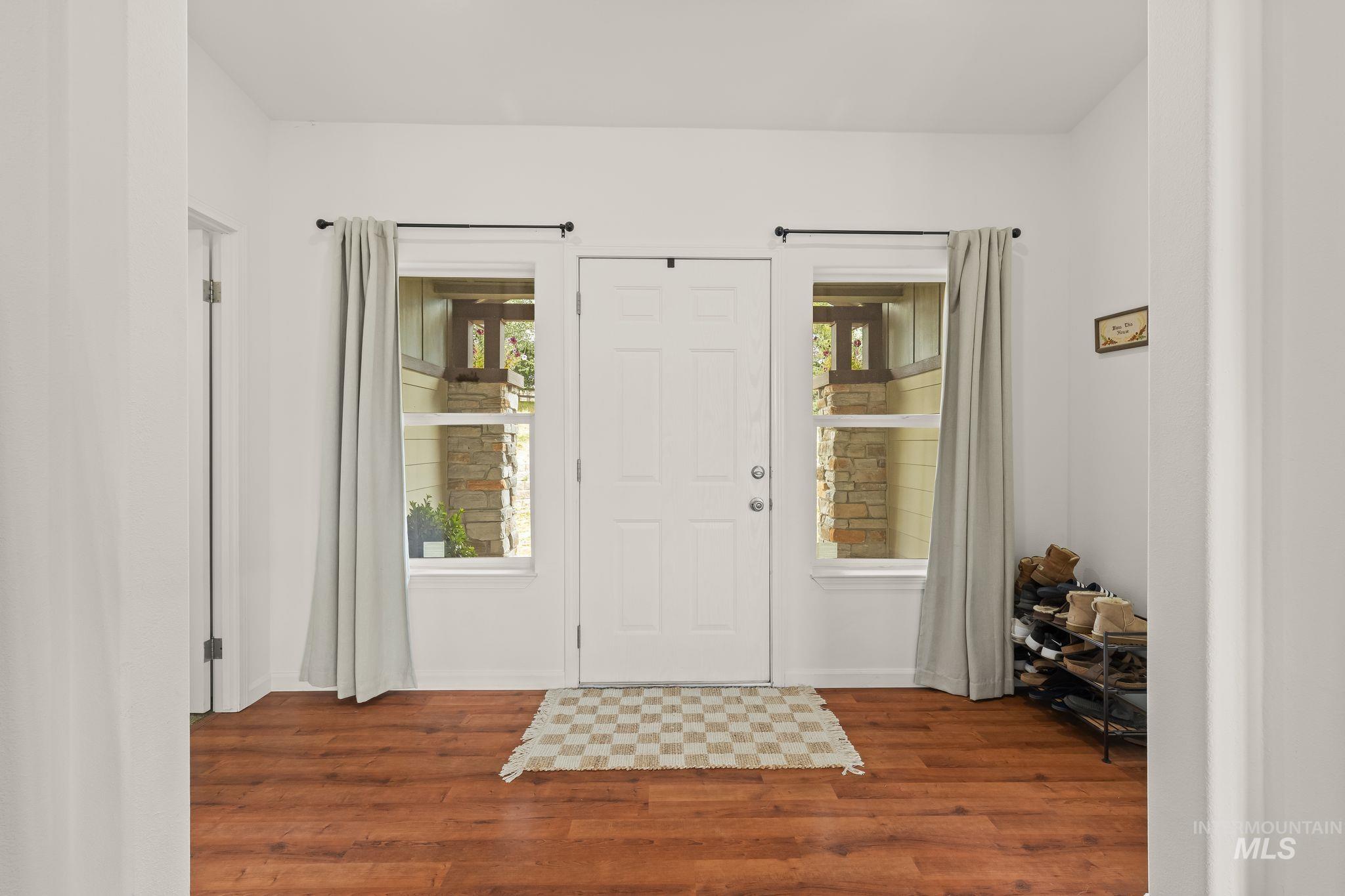 208 S Railroad Ave Property Photo 6