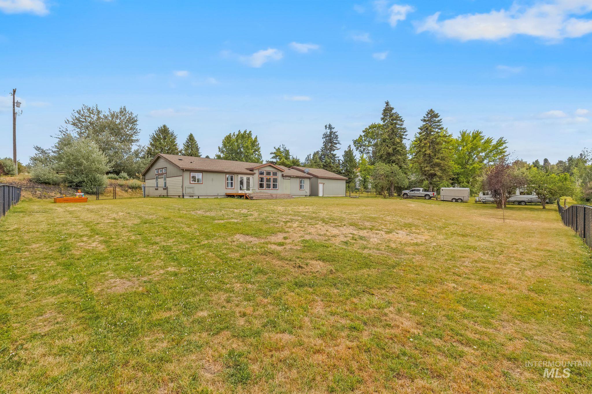 208 S Railroad Ave Property Photo 41