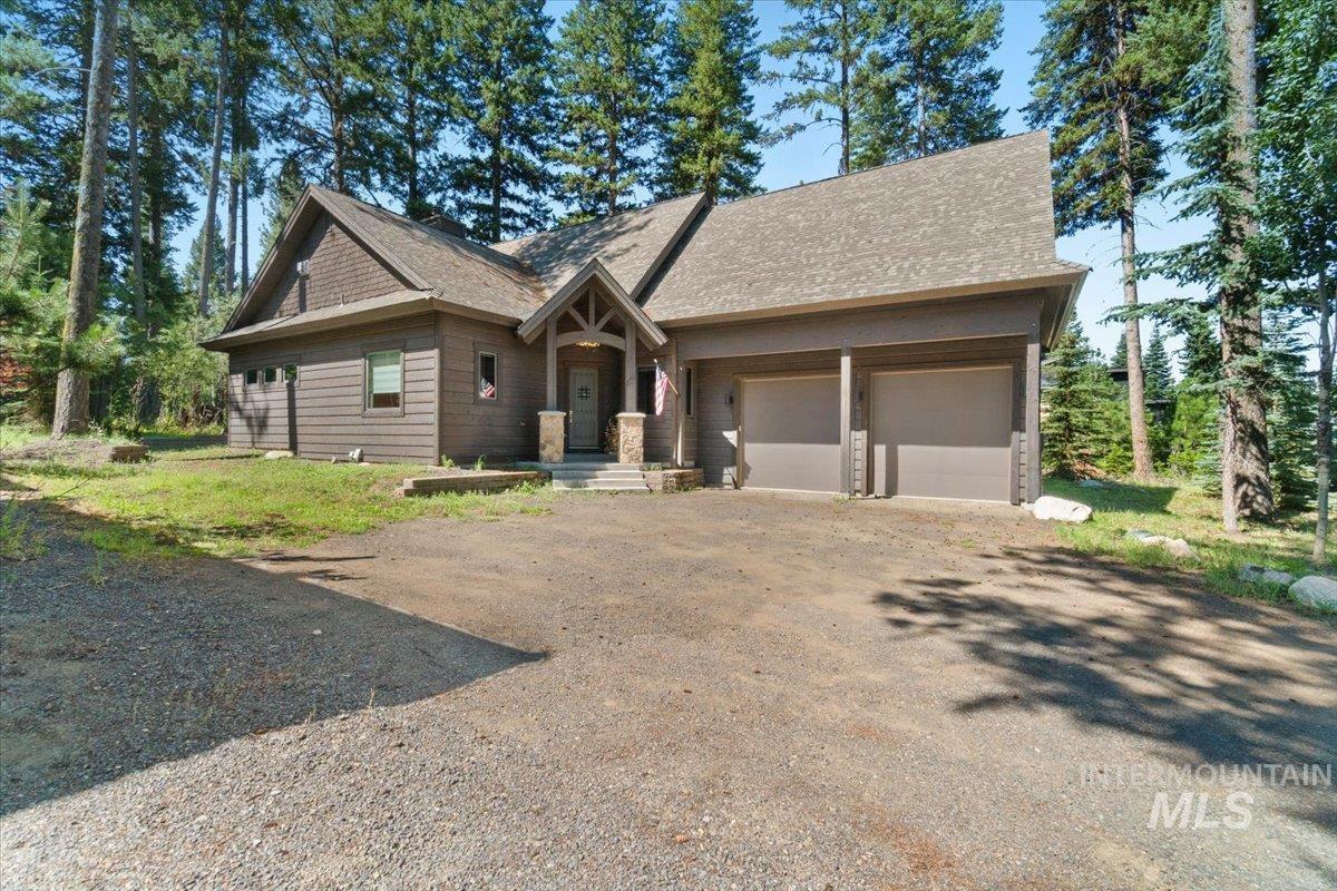 1014 Violet Way Property Photo 2