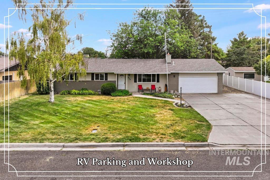 679 Crestview Dr Property Photo 1
