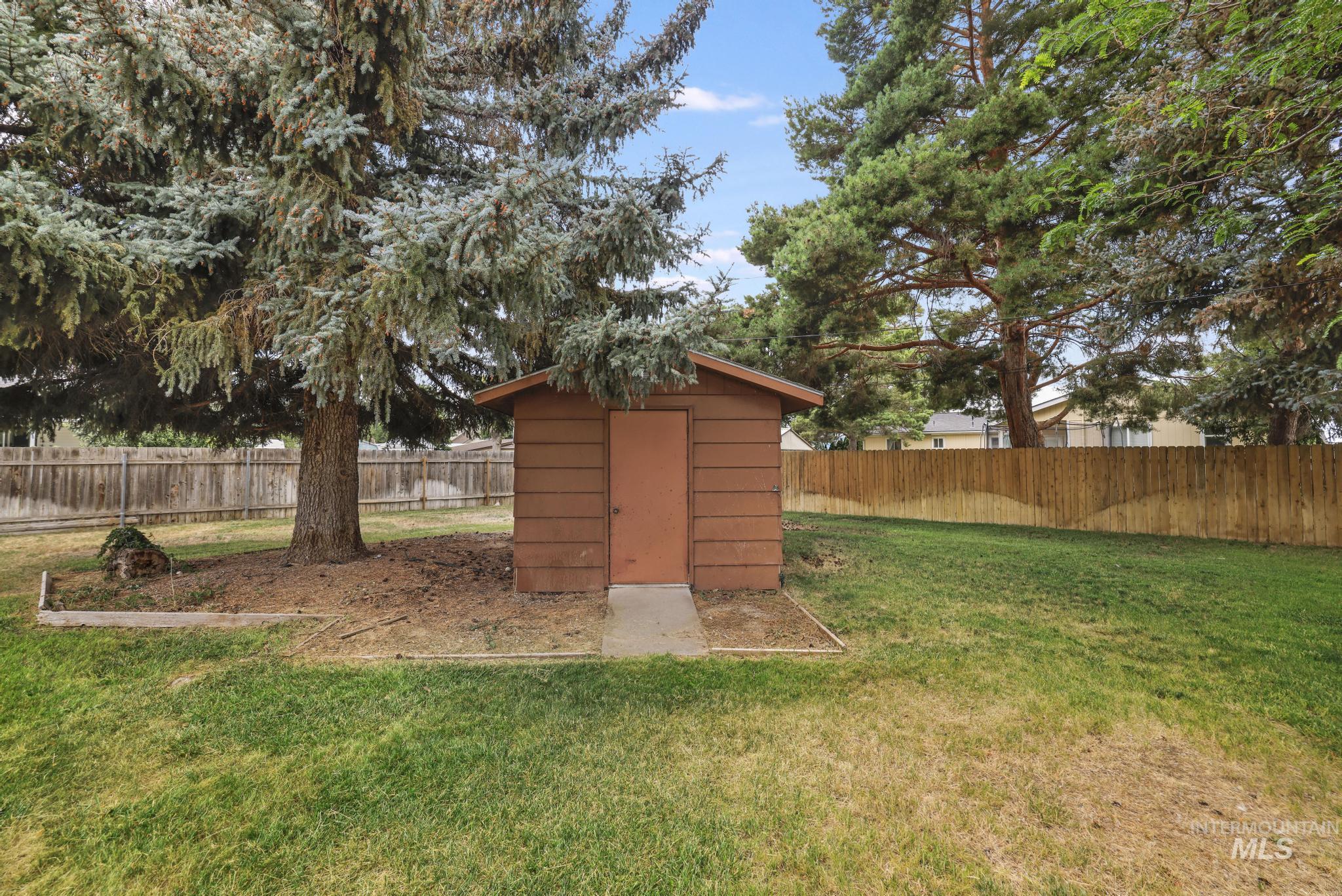 679 Crestview Dr Property Photo 29