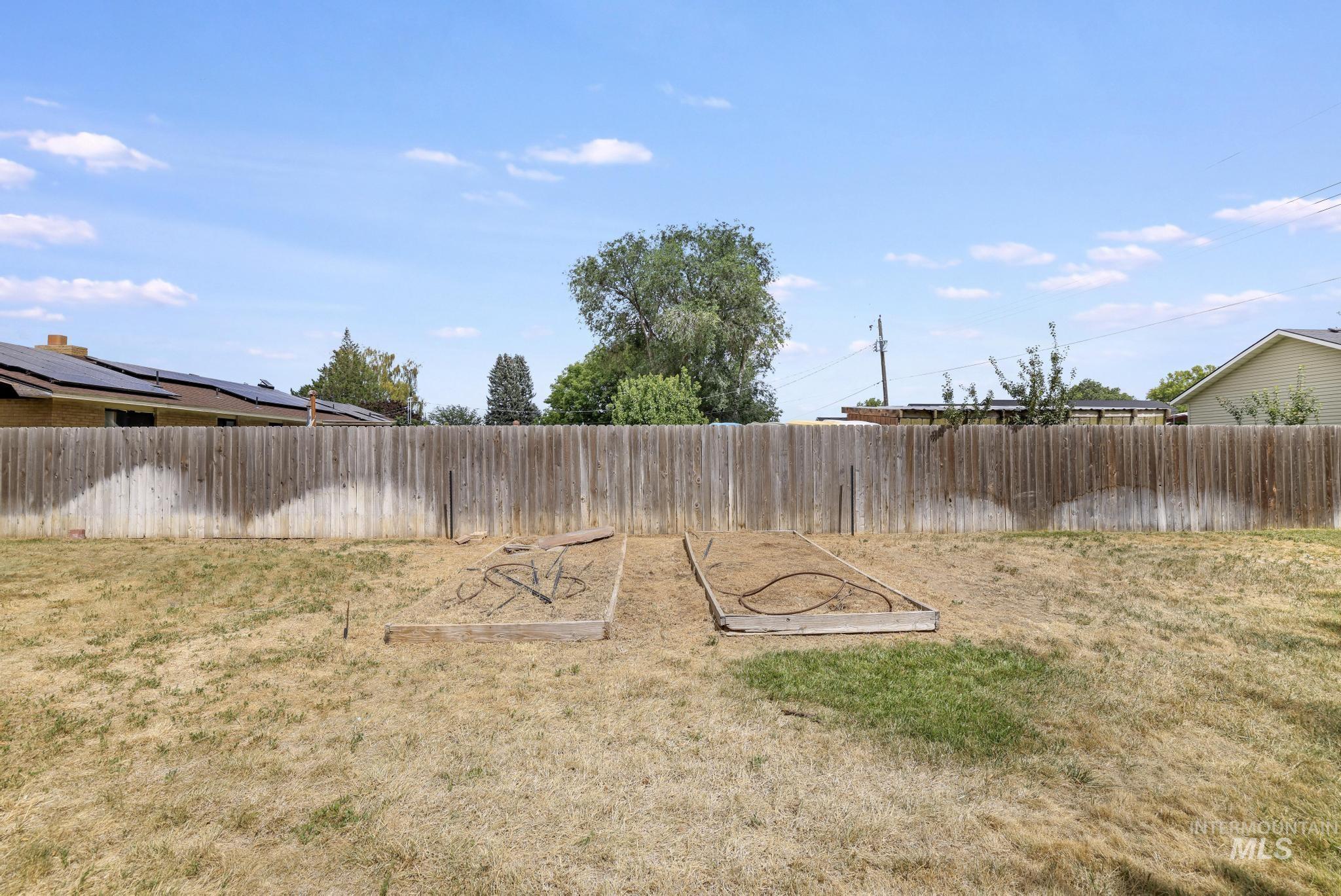 679 Crestview Dr Property Photo 32
