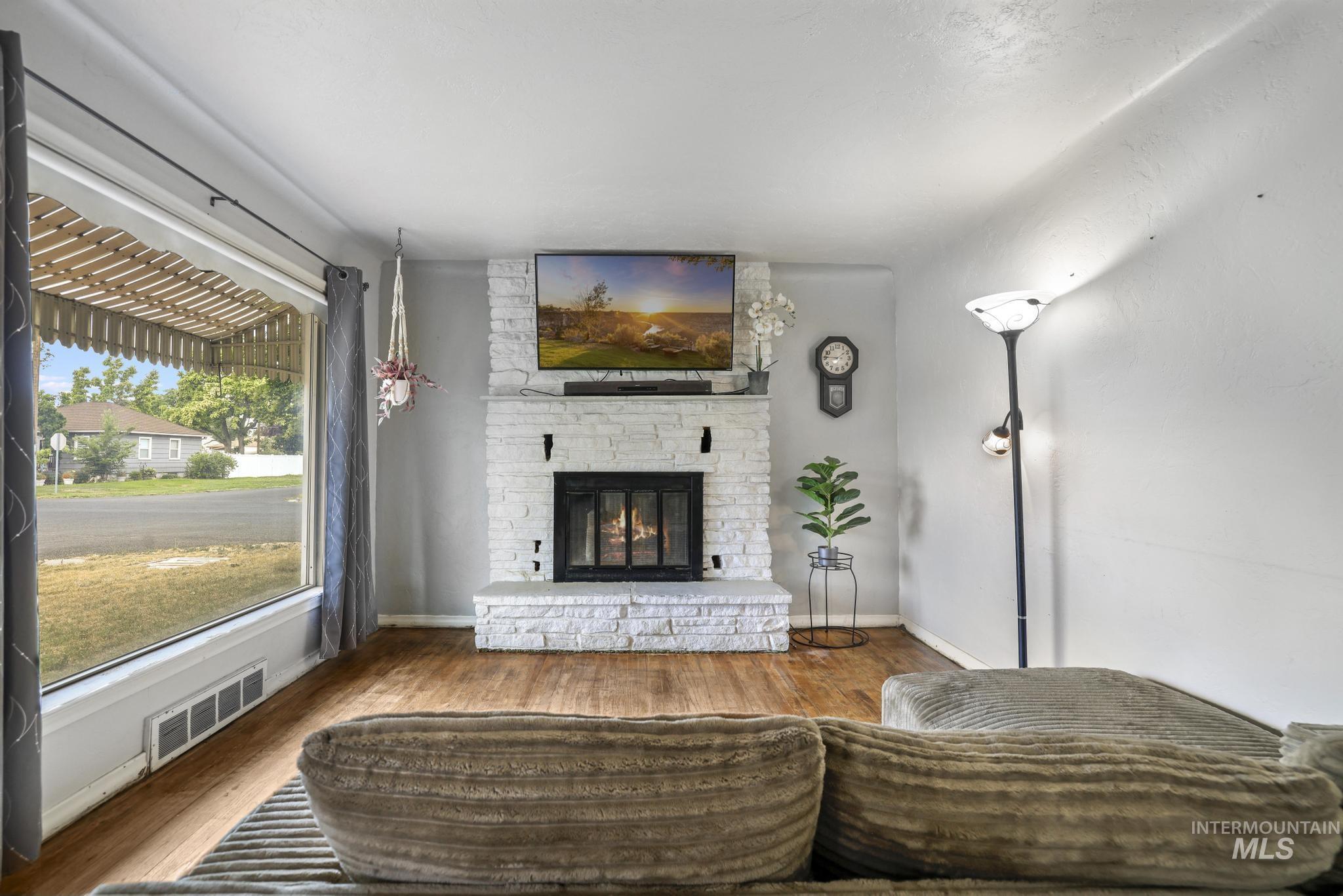 305 Borah Avenue Property Photo 4
