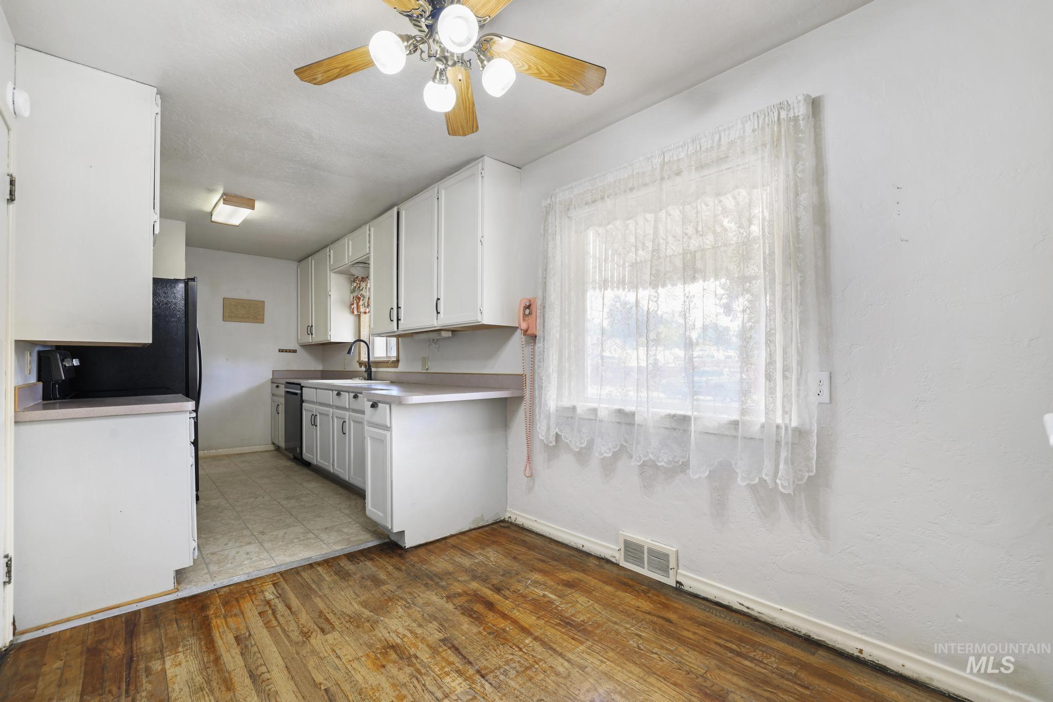 305 Borah Avenue Property Photo 6