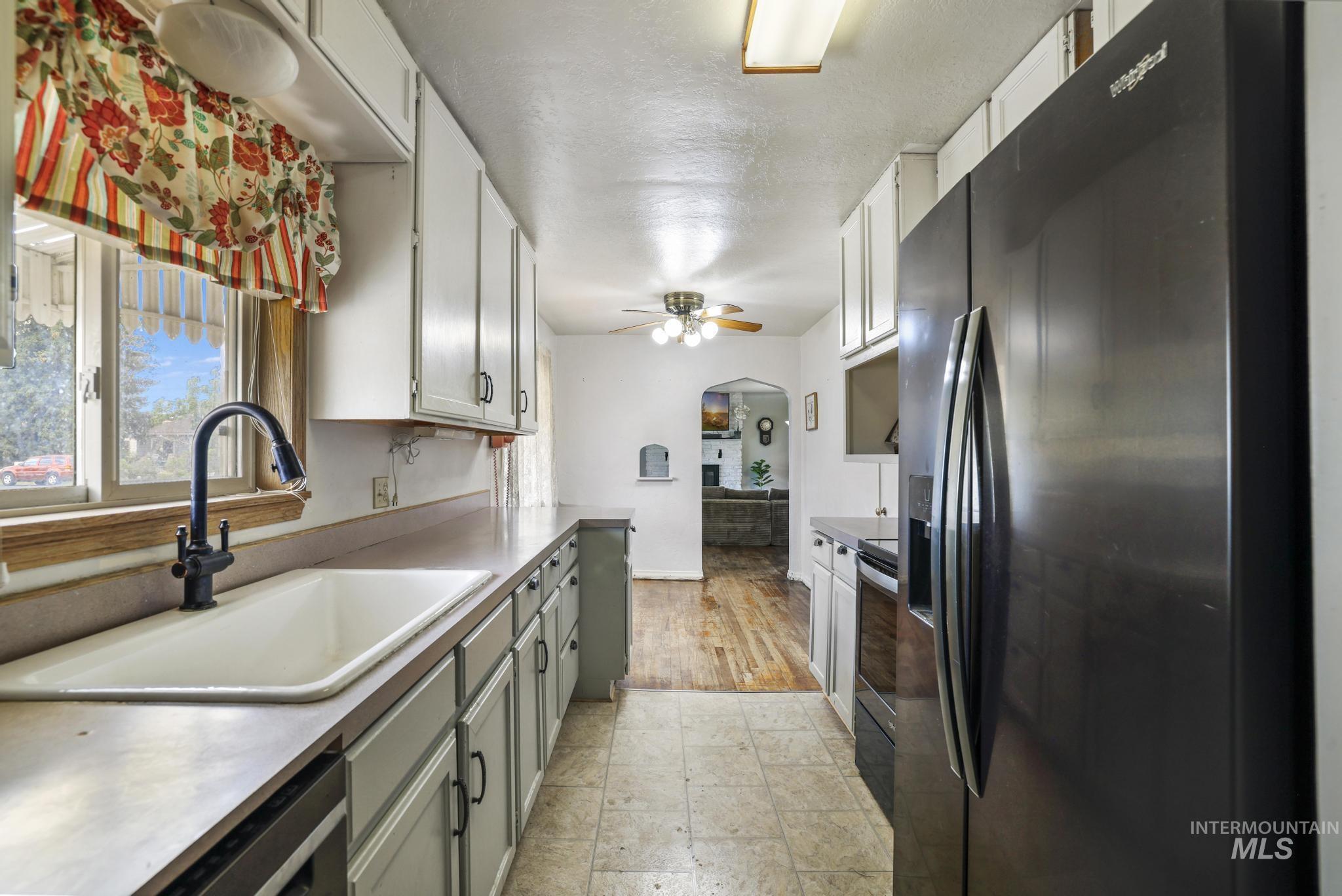 305 Borah Avenue Property Photo 9