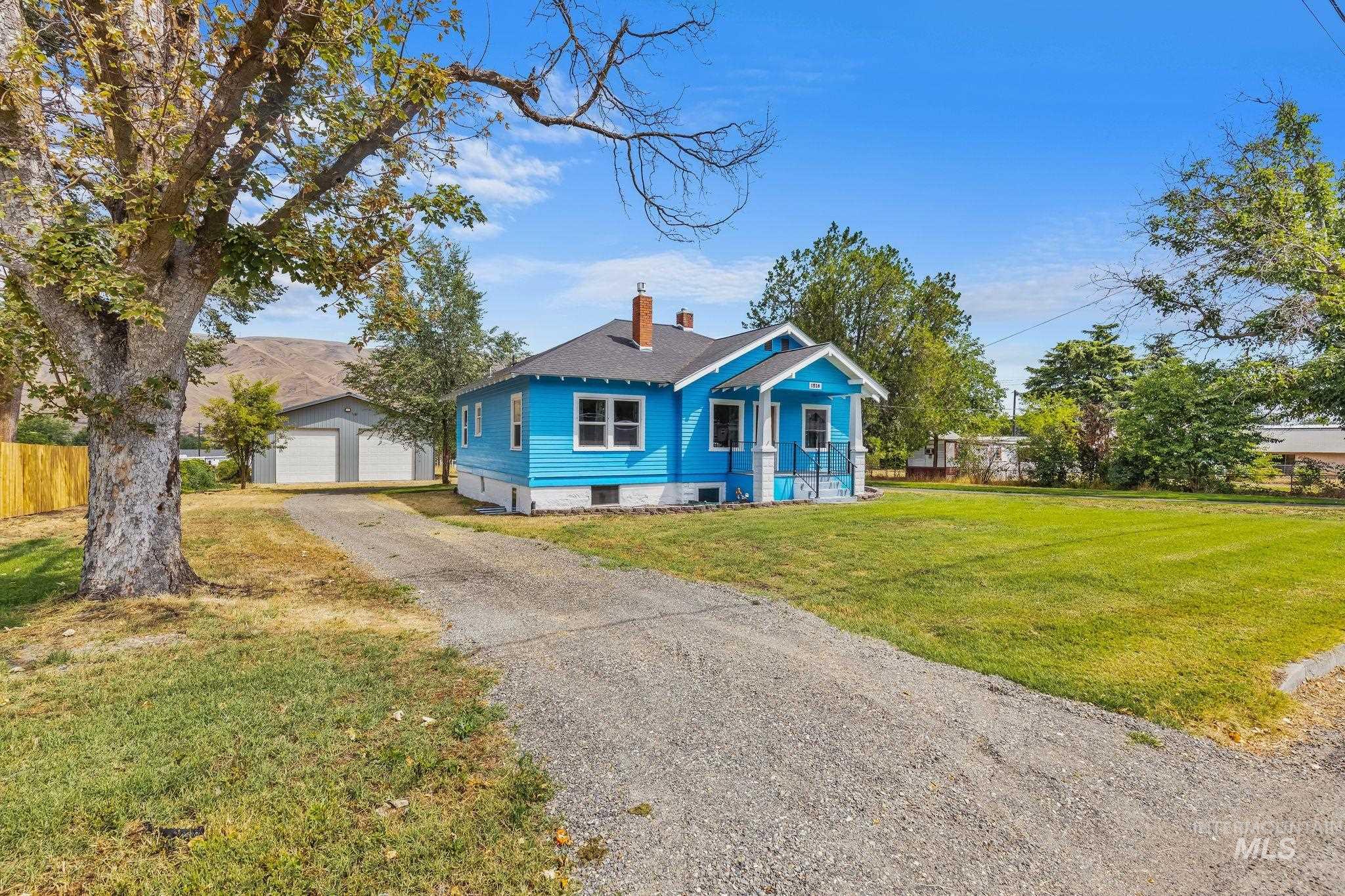 1518 Elm St. Property Photo 3