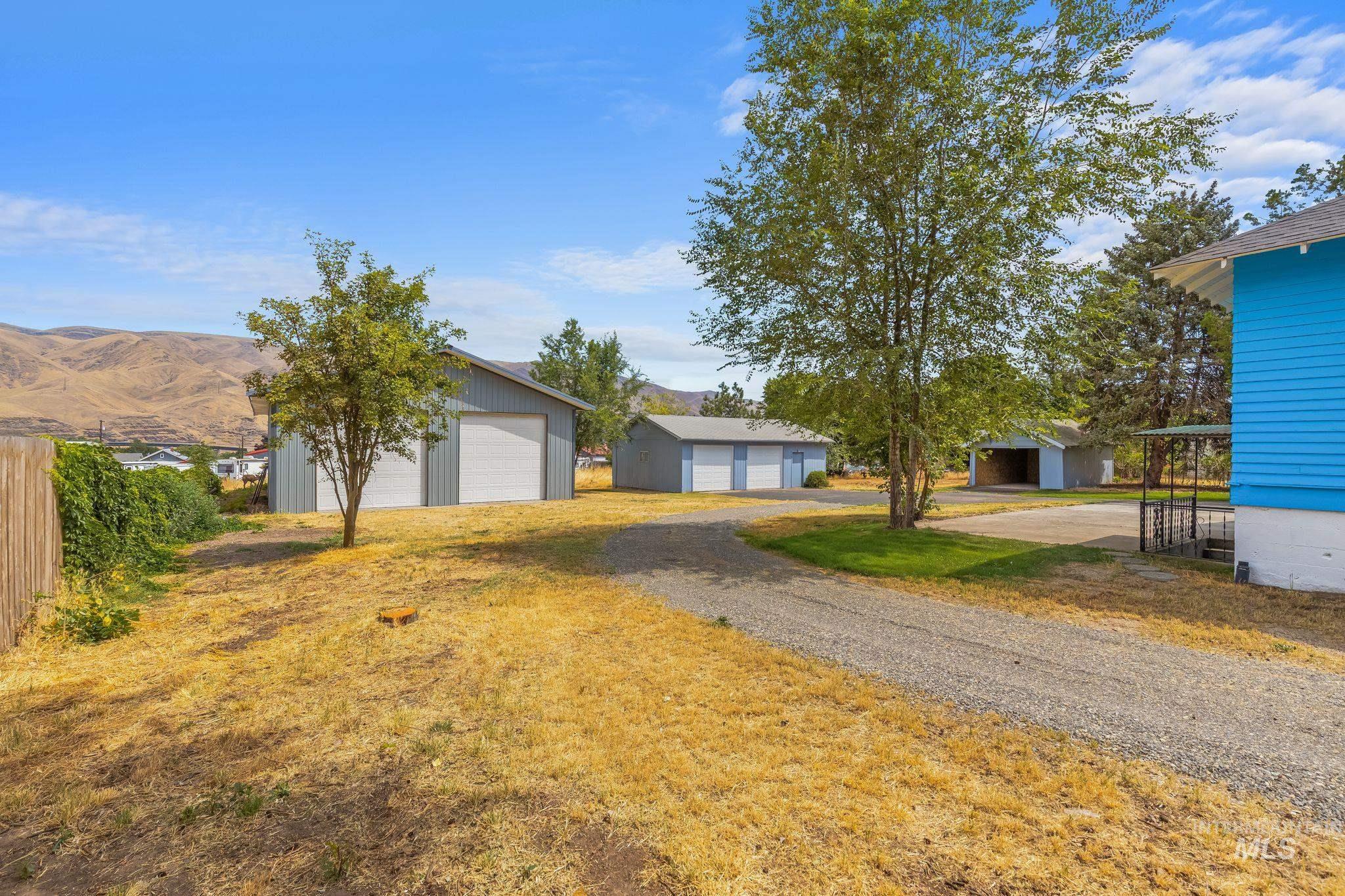 1518 Elm St. Property Photo 8