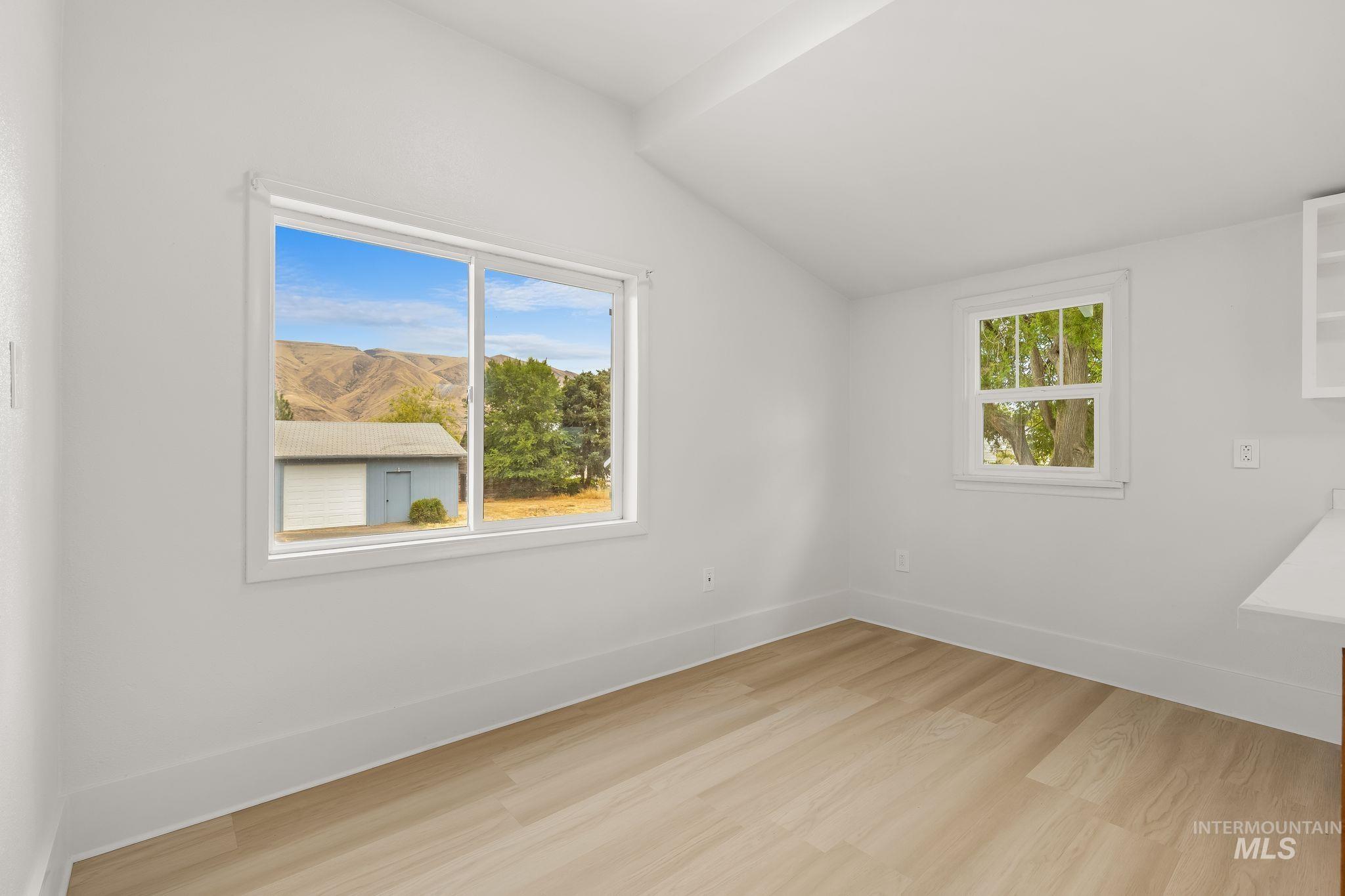 1518 Elm St. Property Photo 29