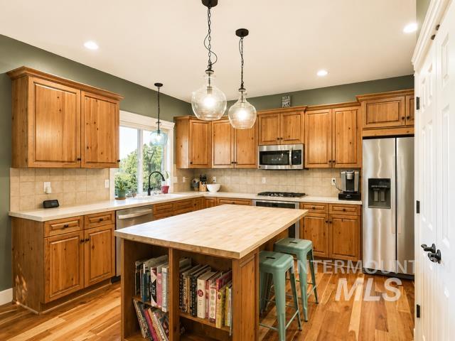 731 E Ridge Dr Property Photo 10