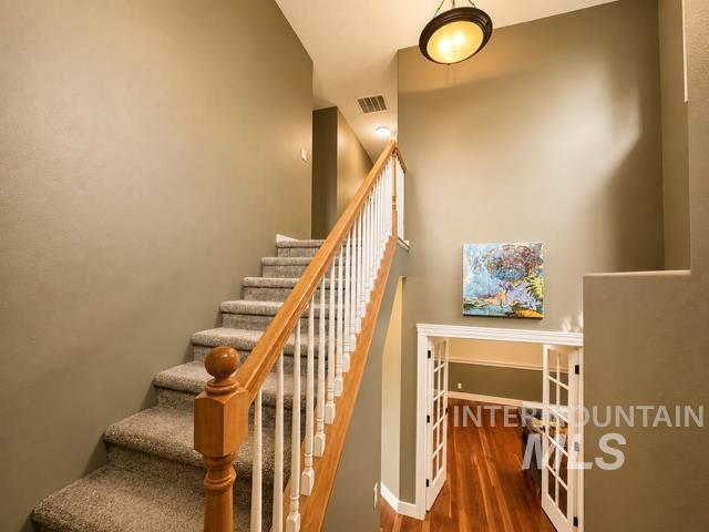 731 E Ridge Dr Property Photo 16