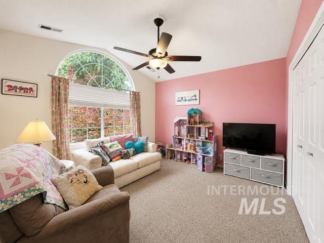 731 E Ridge Dr Property Photo 25