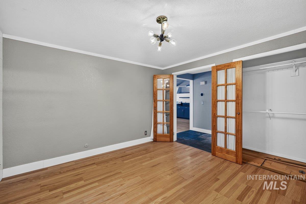 4233 N Tredwell Place Property Photo 11