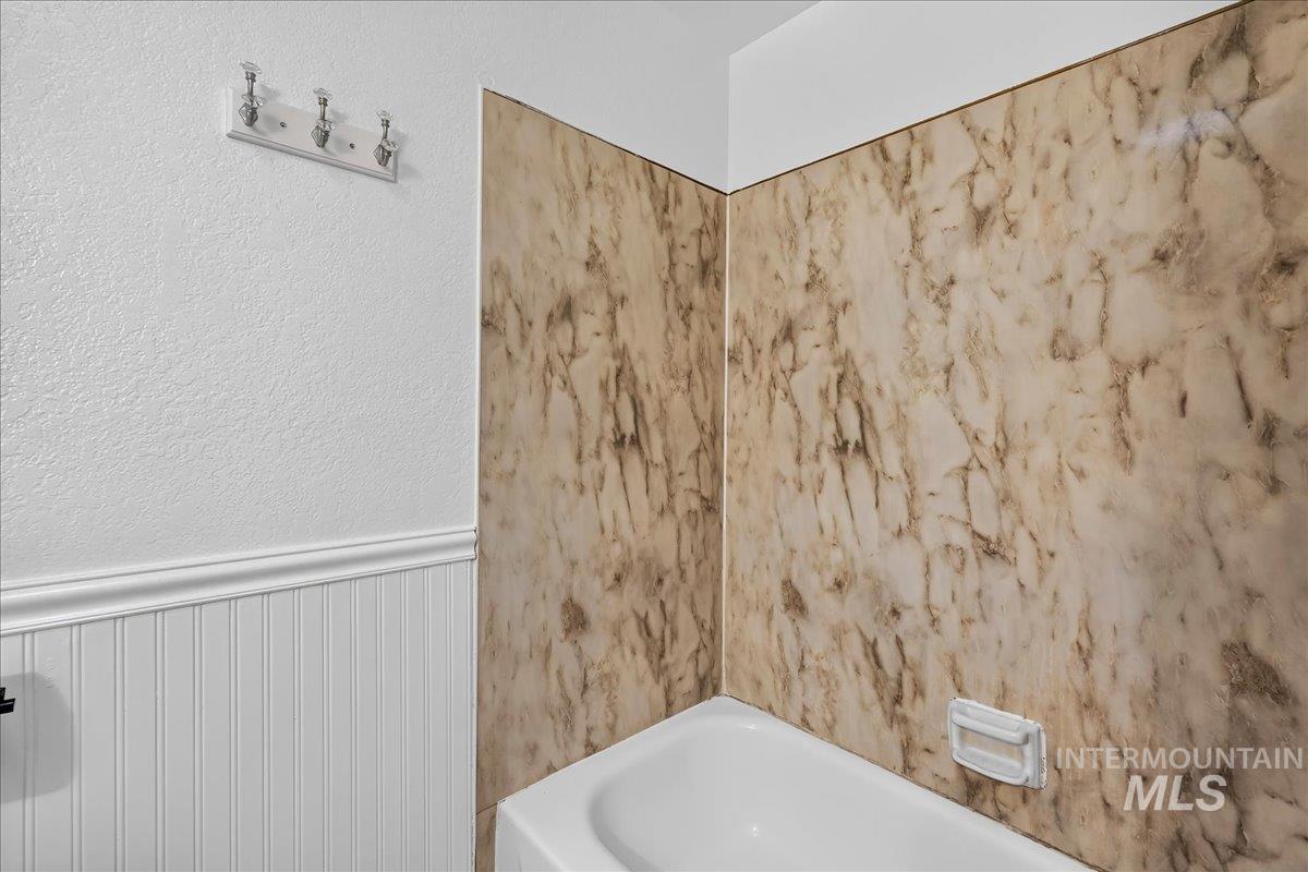 4233 N Tredwell Place Property Photo 15
