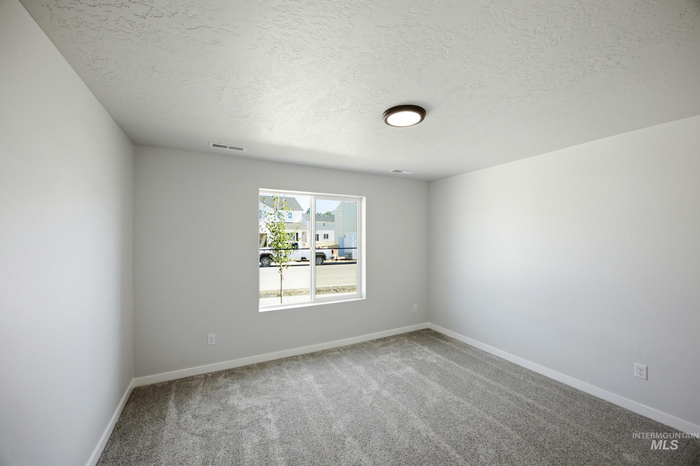 208 W 17th Ave Property Photo 10