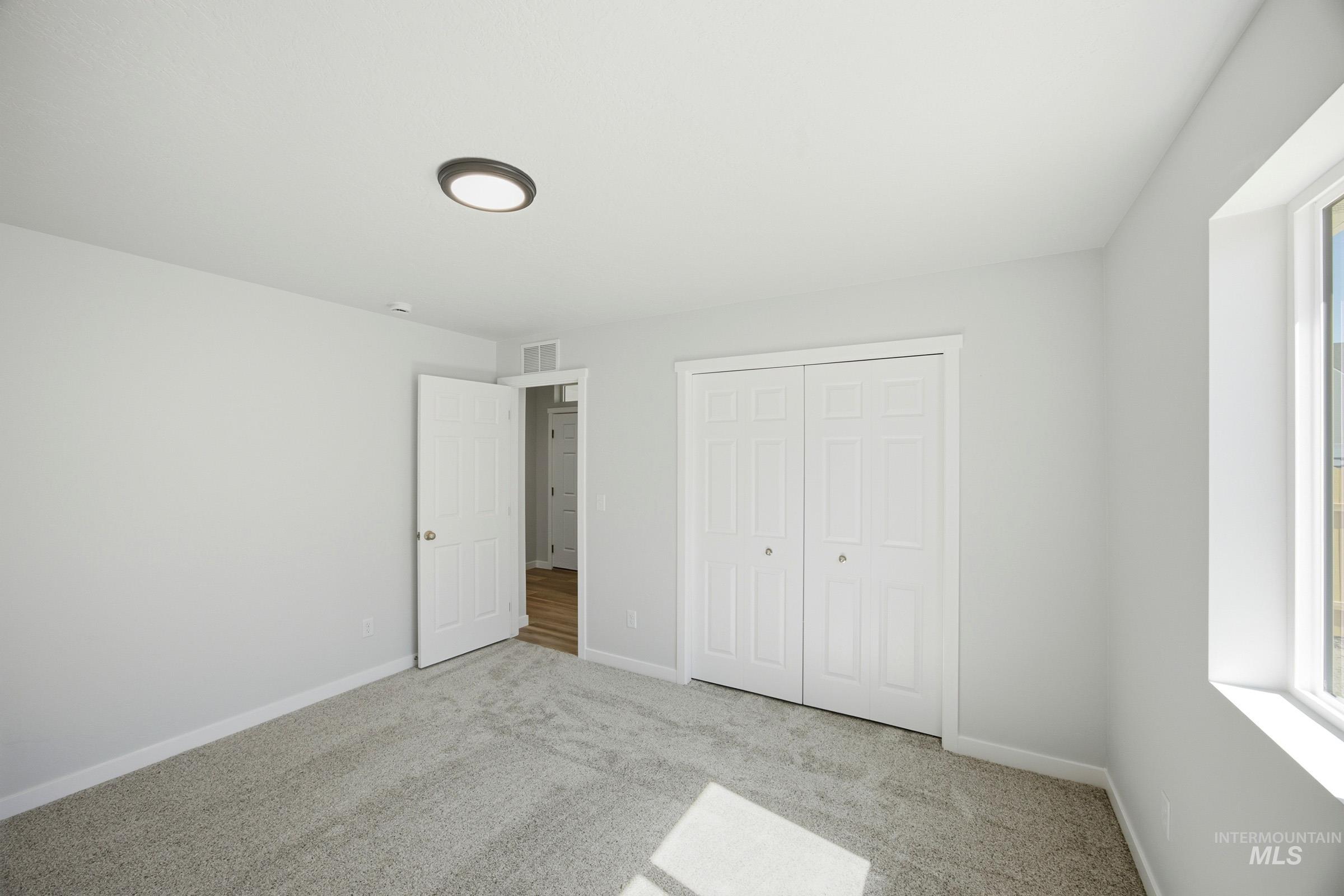 208 W 17th Ave Property Photo 13
