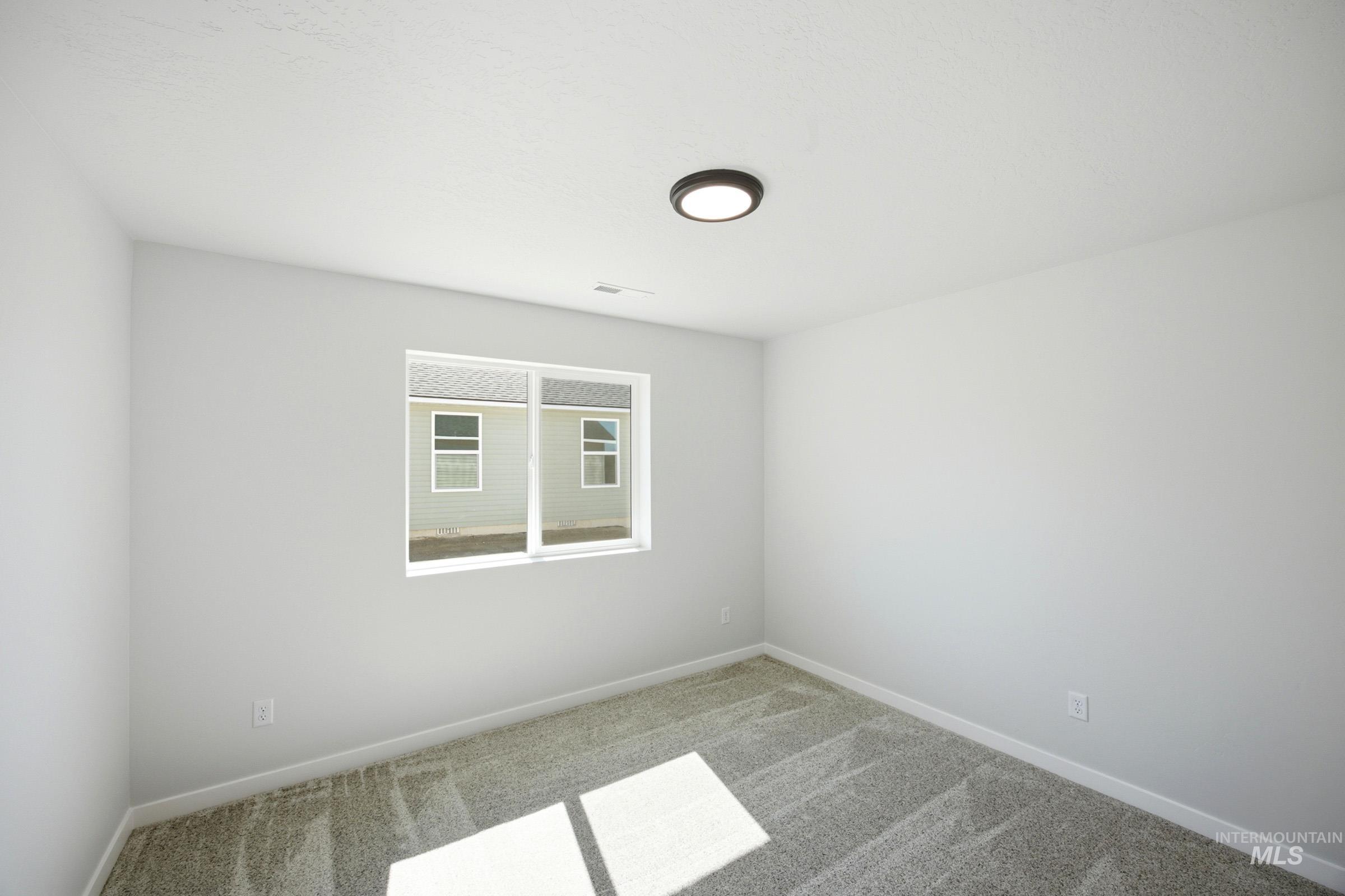 208 W 17th Ave Property Photo 15