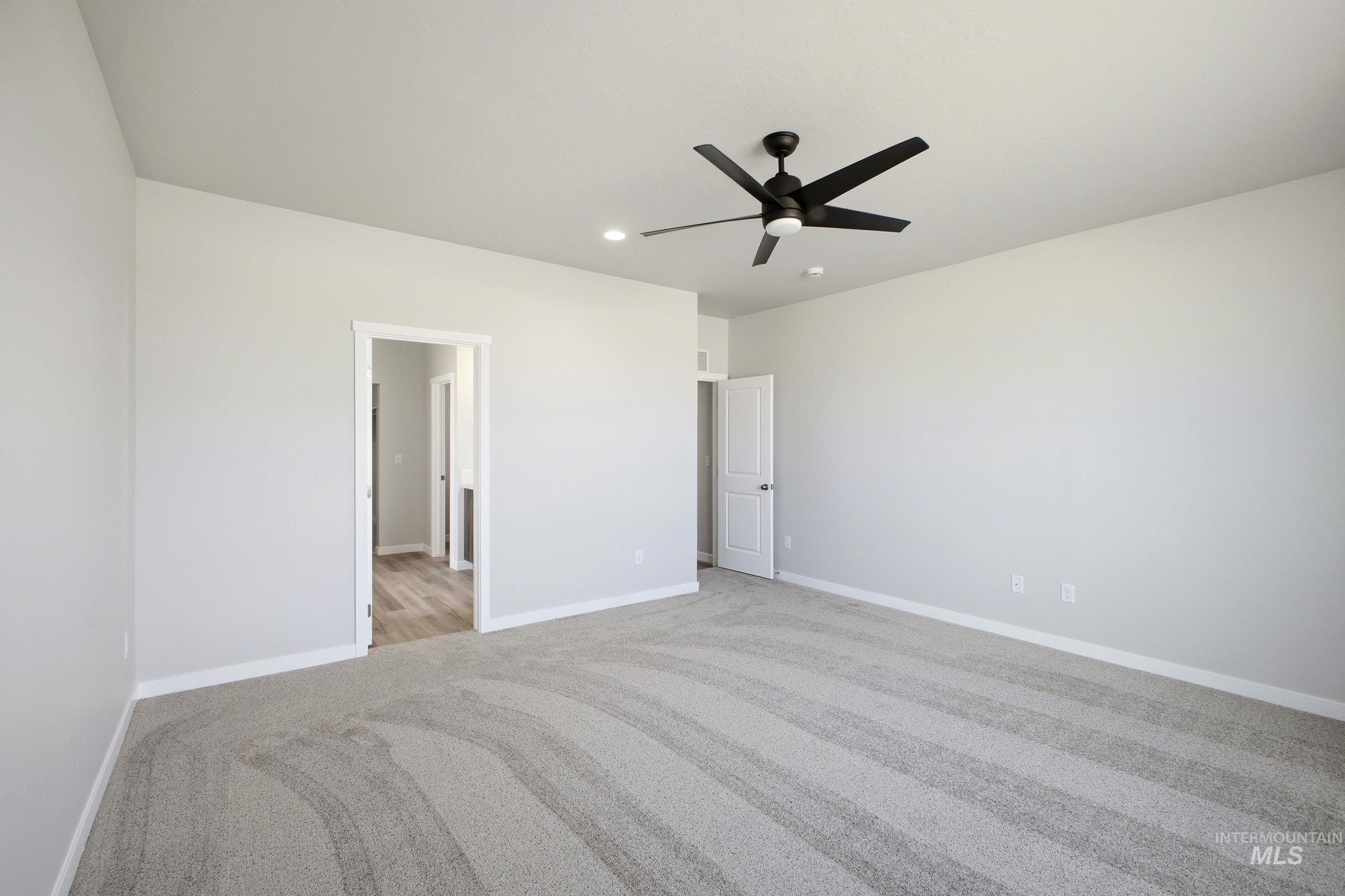 812 Thunderbolt Dr Property Photo 21