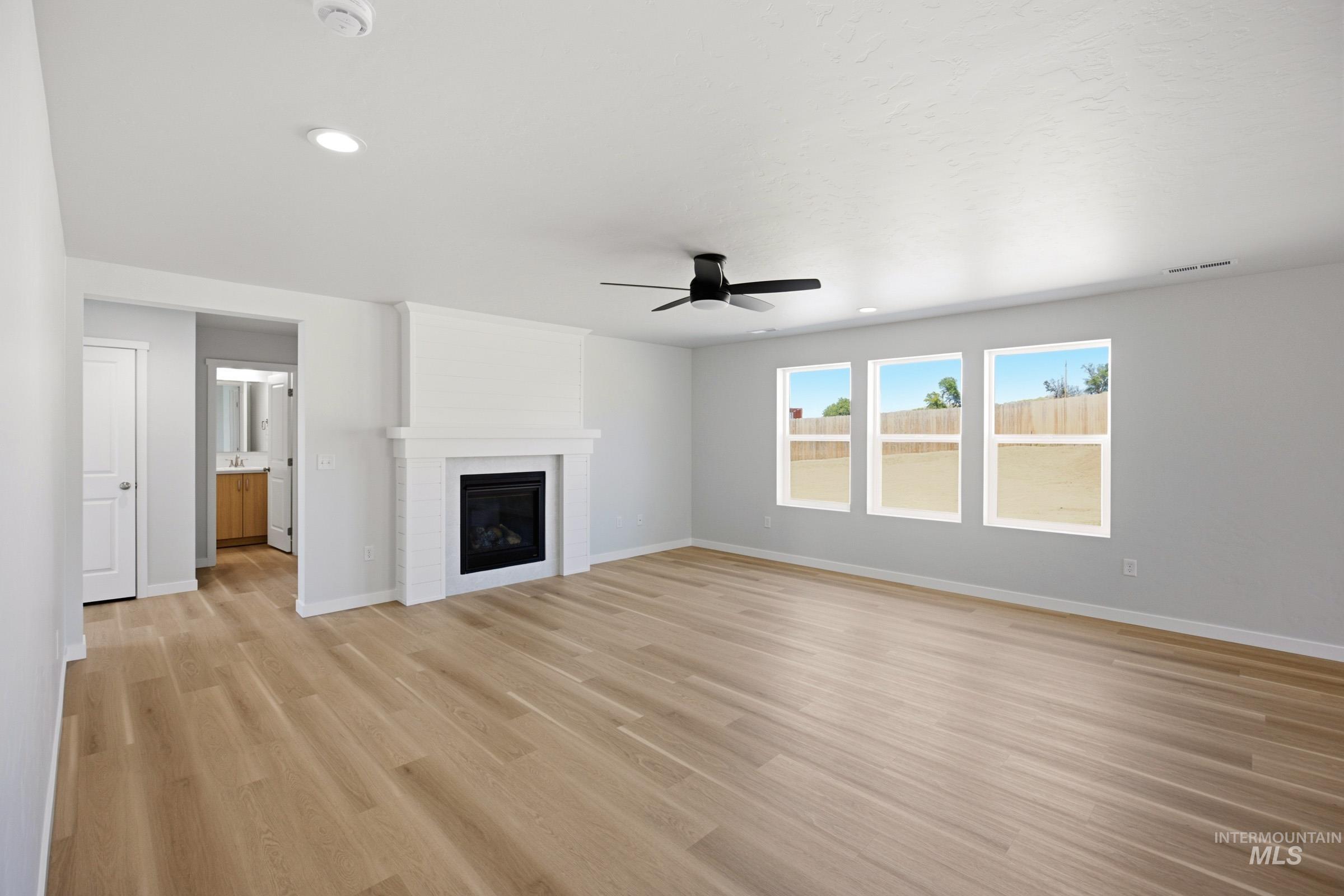 1075 Coffee Pond Ave Property Photo 7