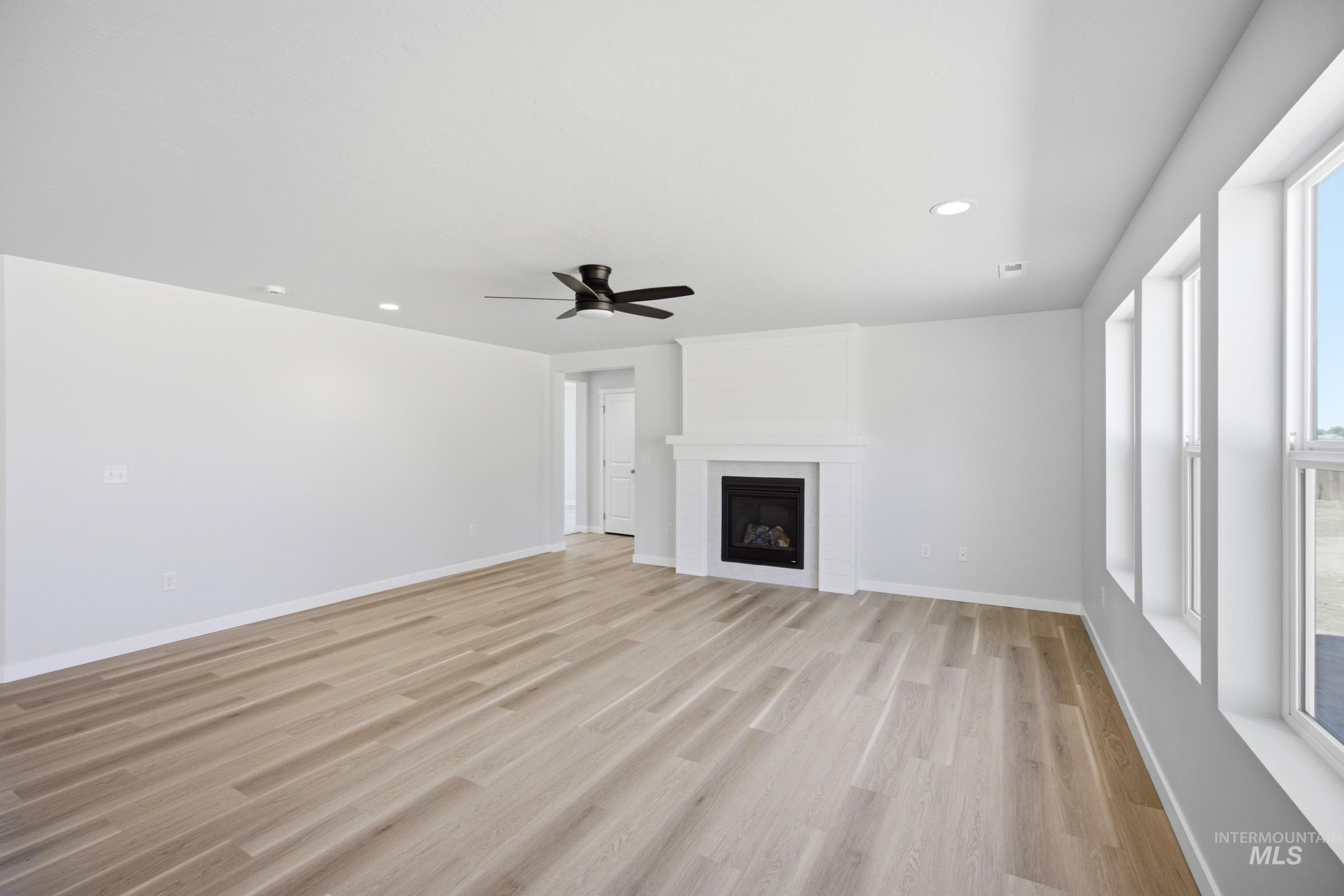 1075 Coffee Pond Ave Property Photo 8