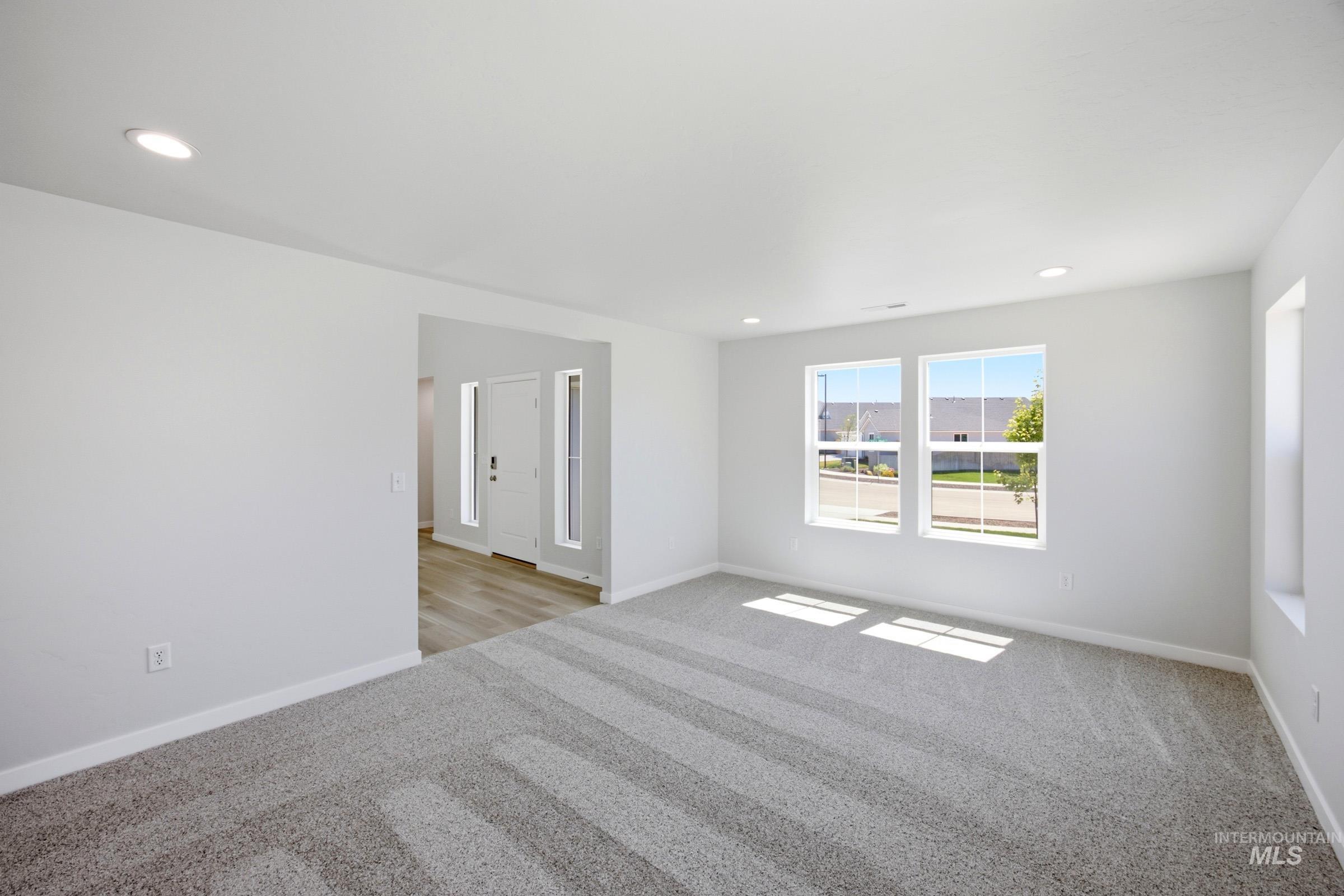 1075 Coffee Pond Ave Property Photo 12