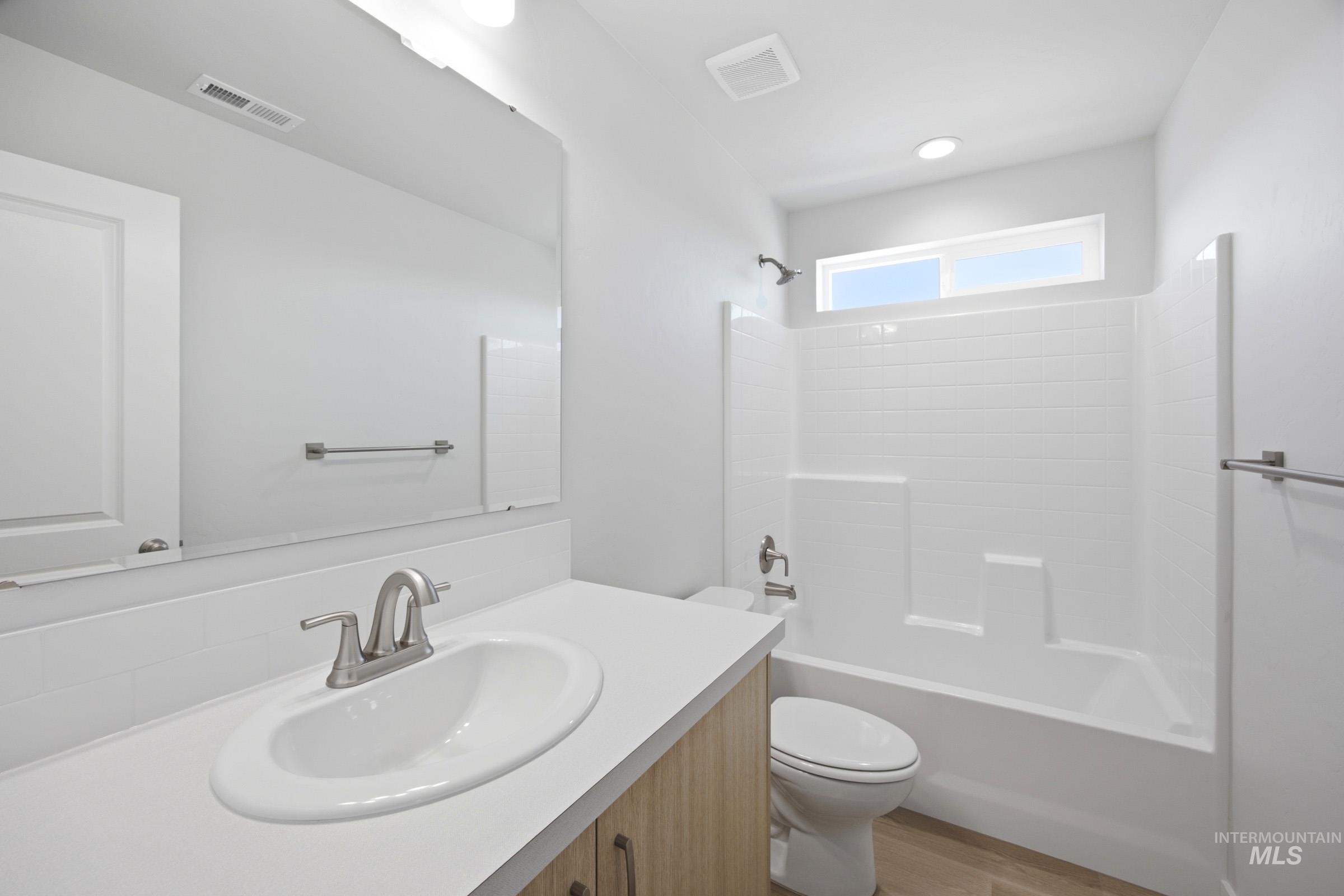 1075 Coffee Pond Ave Property Photo 24