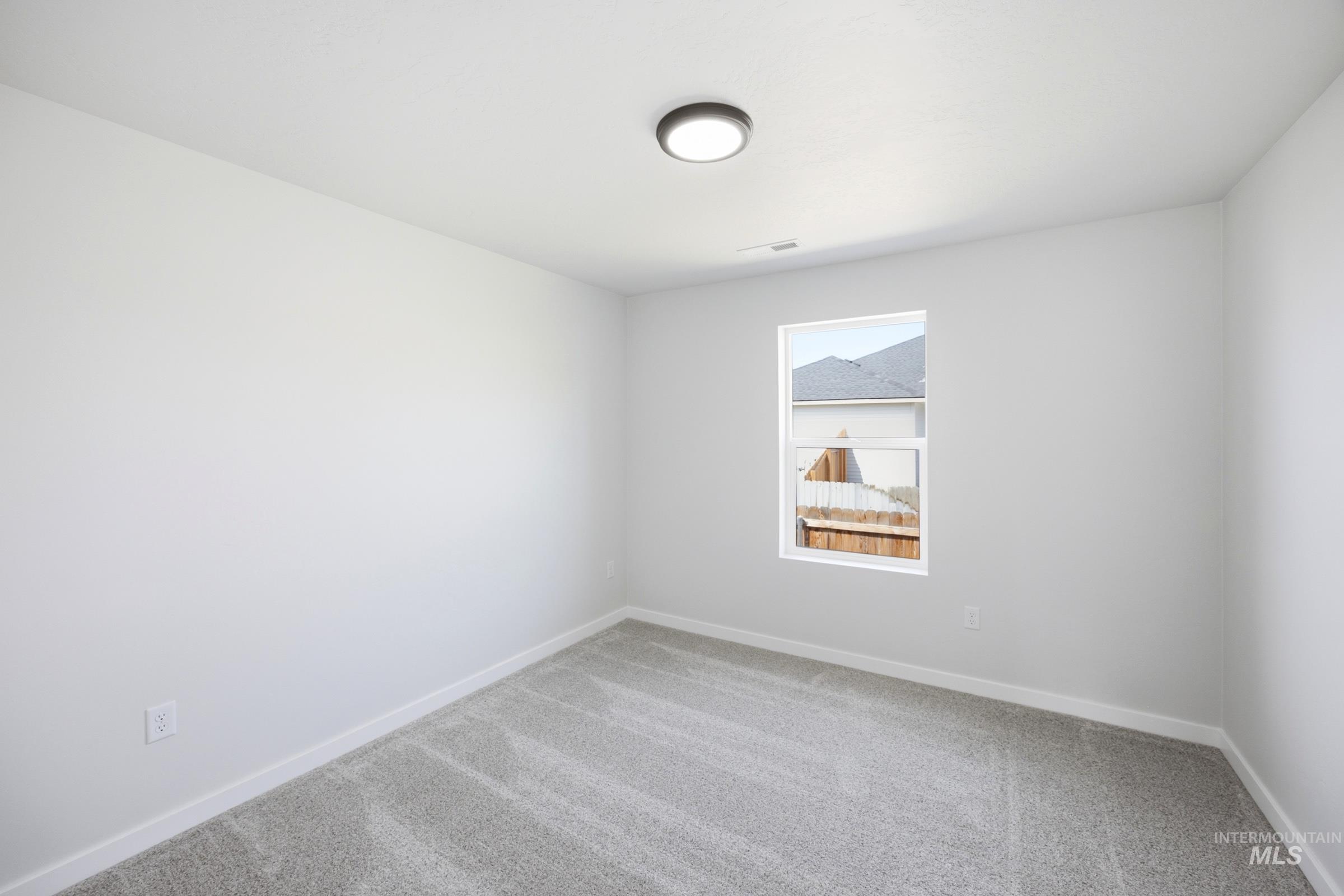 1360 Sunday River St Property Photo 10