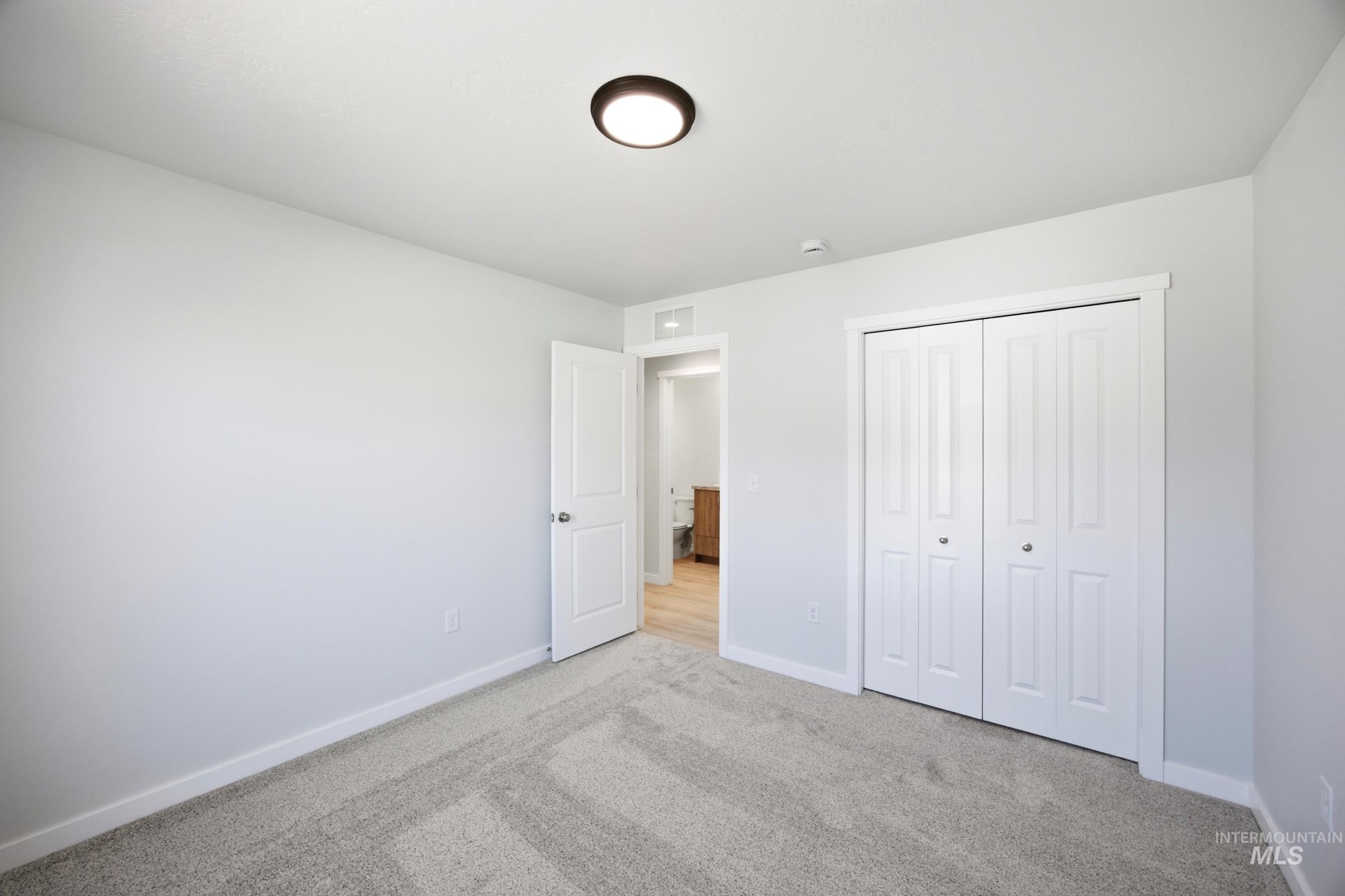 1360 Sunday River St Property Photo 11