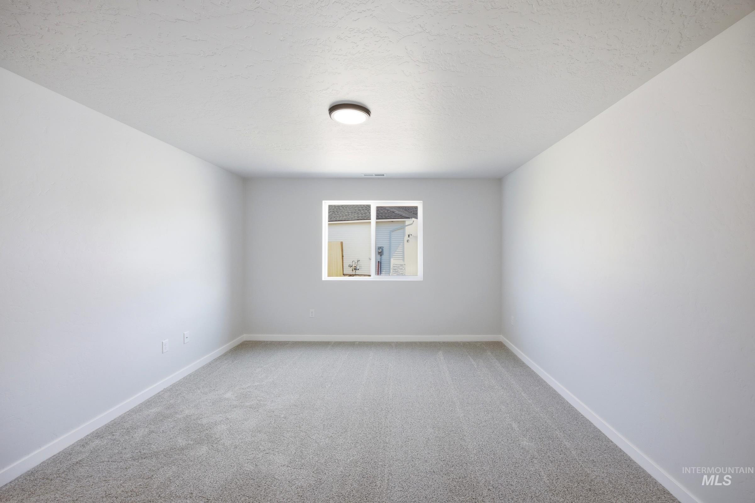 1360 Sunday River St Property Photo 12