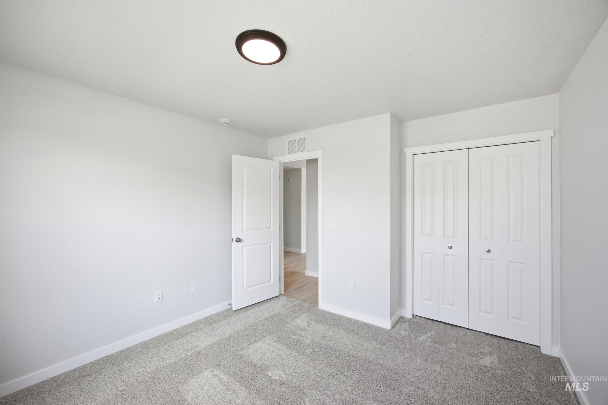 1360 Sunday River St Property Photo 19
